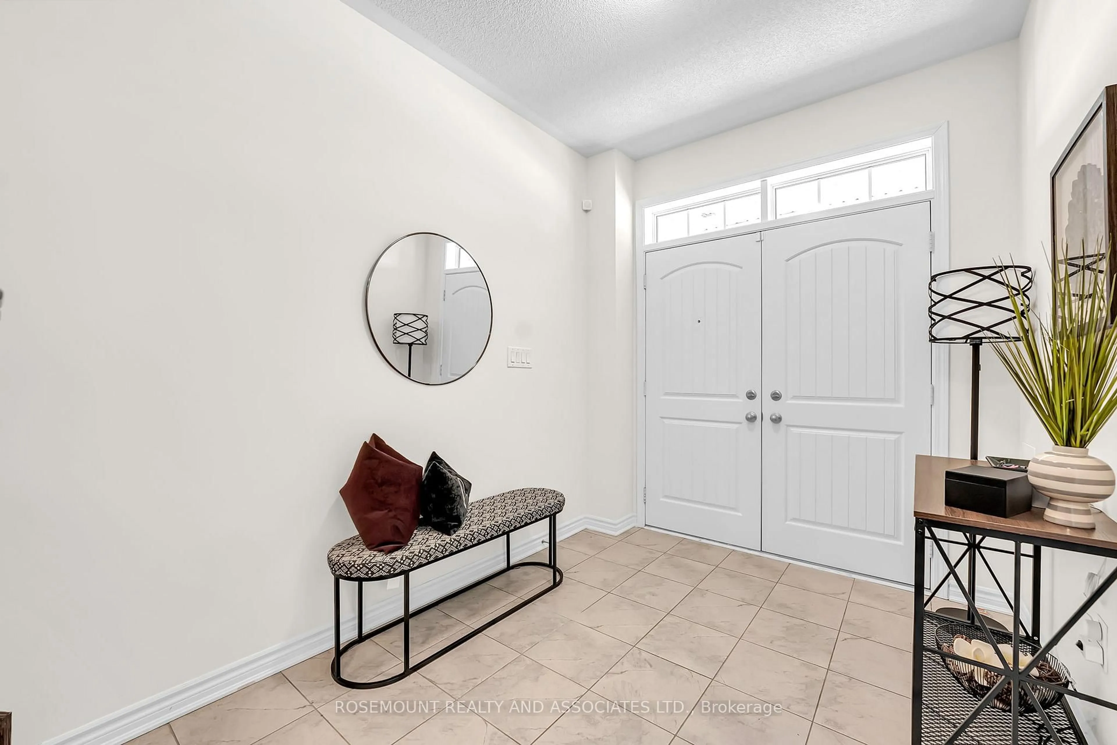 Indoor entryway for 52 Fiesta Way, Whitby Ontario L1P 0H9