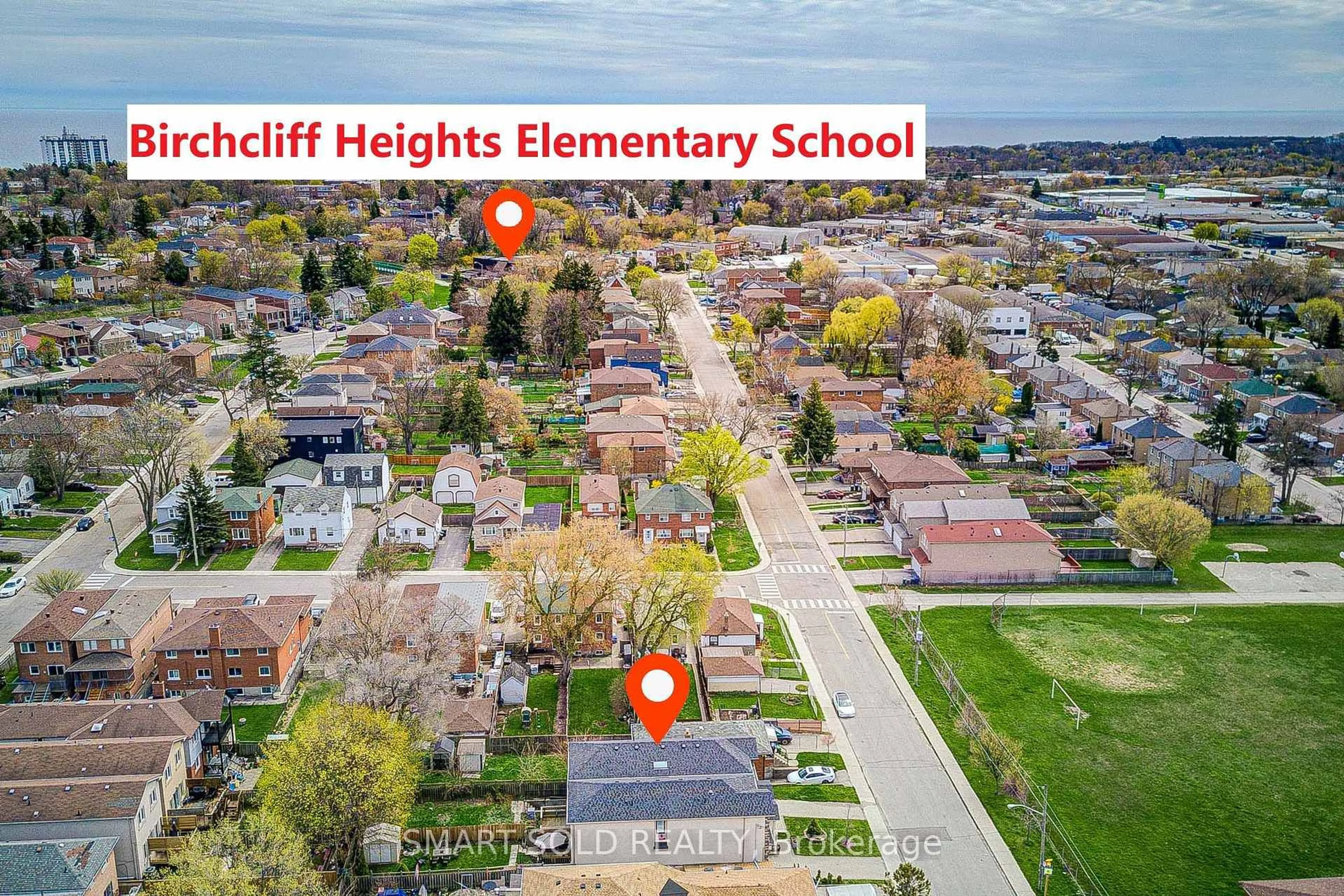 A pic from outside/outdoor area/front of a property/back of a property/a pic from drone, street for 67 North Edgely Ave, Toronto Ontario M1K 1T8