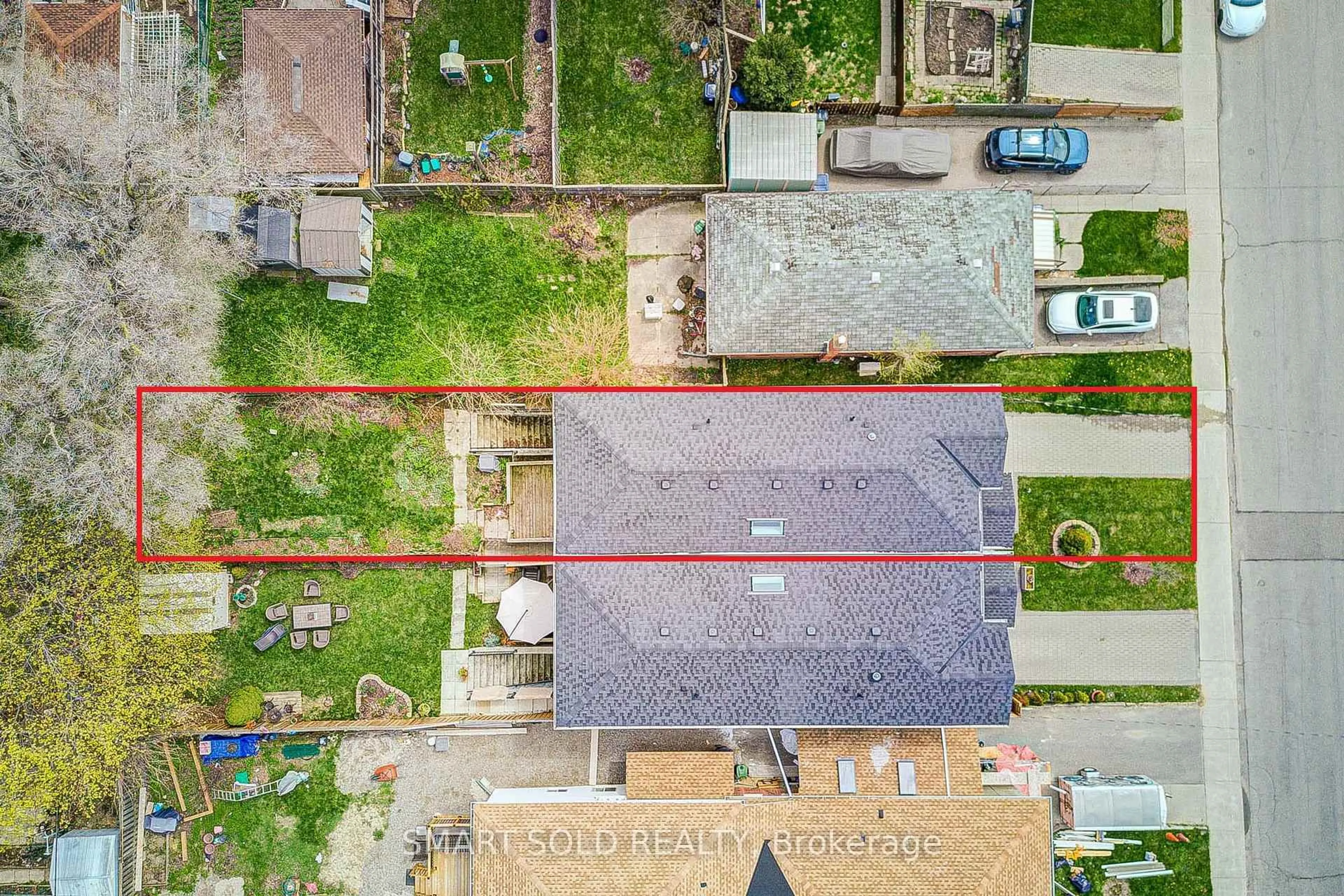 A pic from outside/outdoor area/front of a property/back of a property/a pic from drone, street for 67 North Edgely Ave, Toronto Ontario M1K 1T8