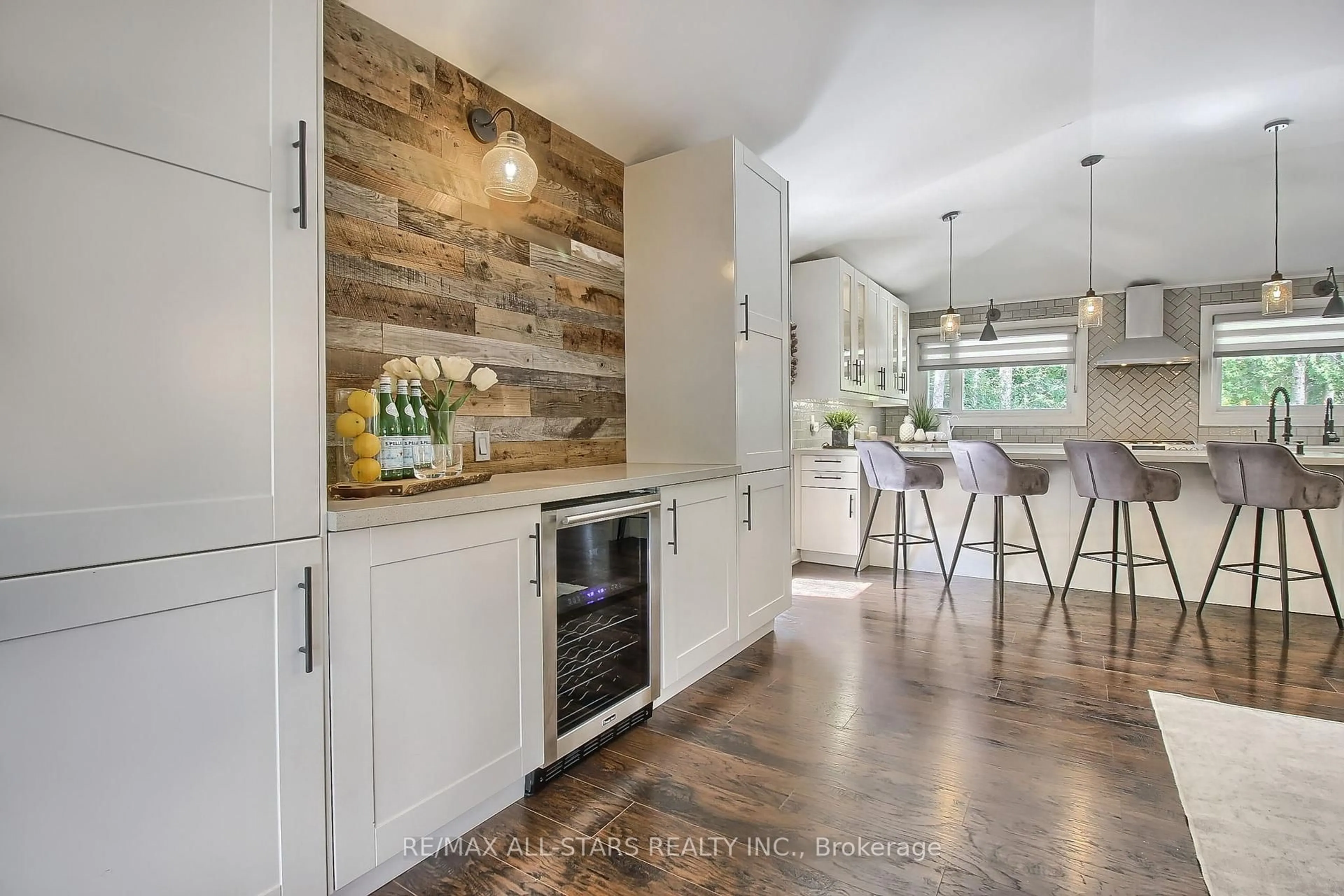 Unknown for 215 Uxbridge Pickering Townline, Pickering Ontario L1Y 0A4