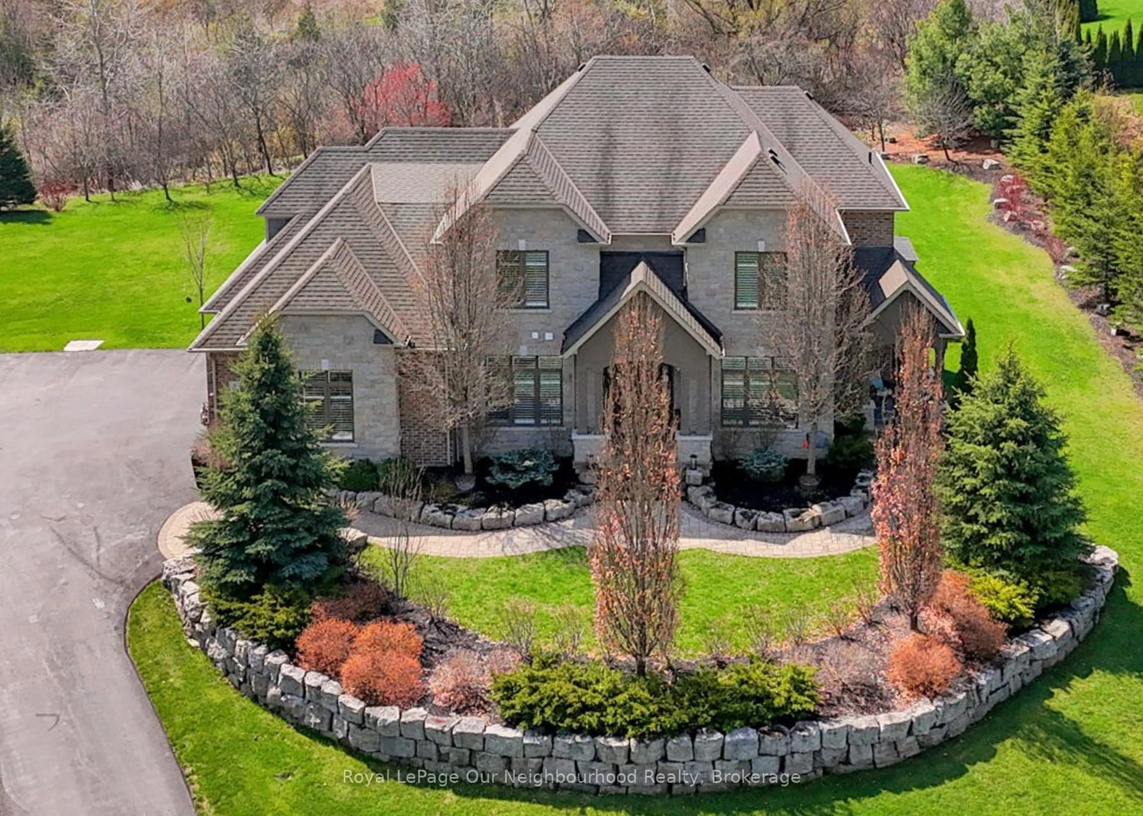 A pic from outside/outdoor area/front of a property/back of a property/a pic from drone, unknown for 9 Powers Crt, Clarington Ontario L0B 1M0