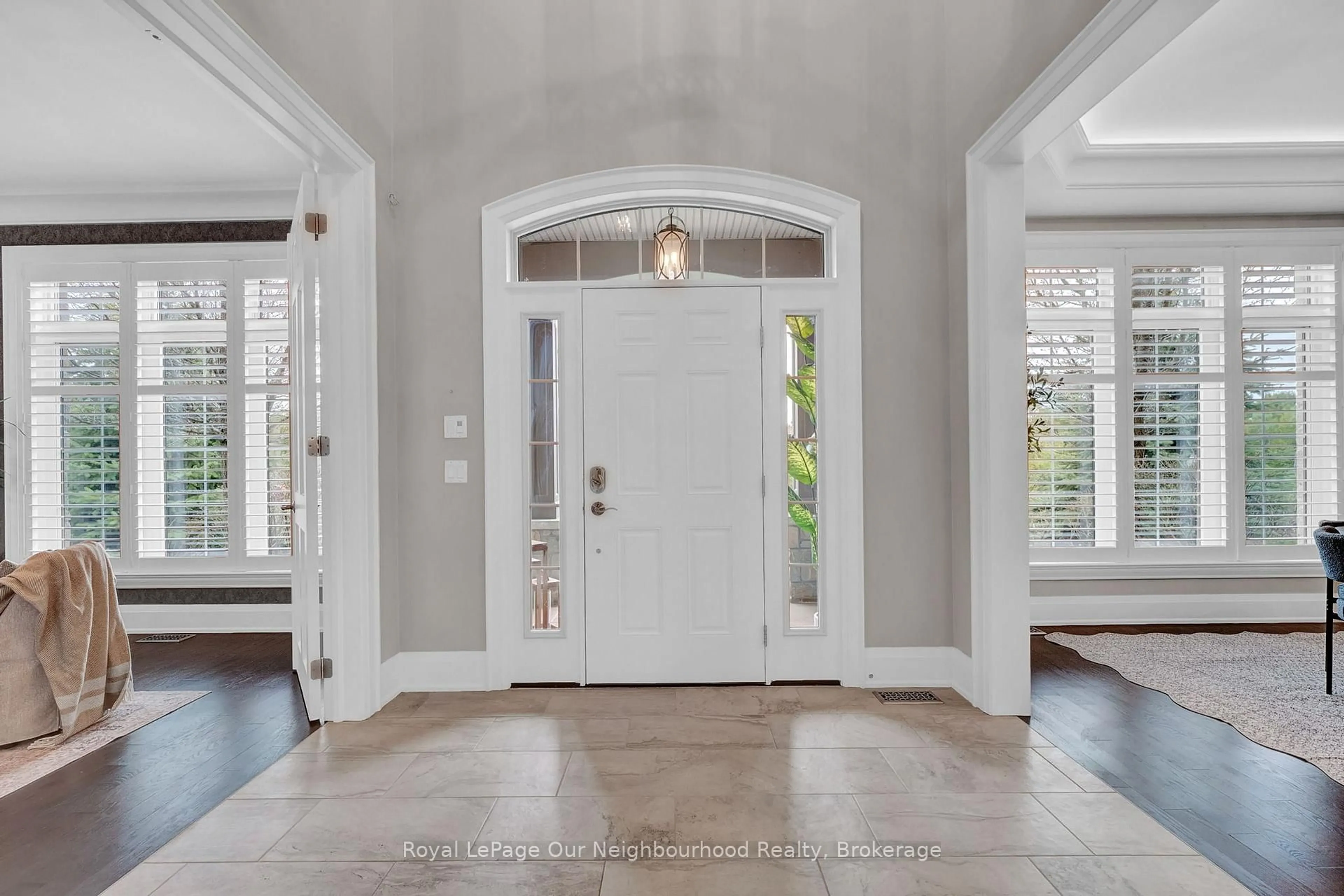 Indoor entryway for 9 Powers Crt, Clarington Ontario L0B 1M0