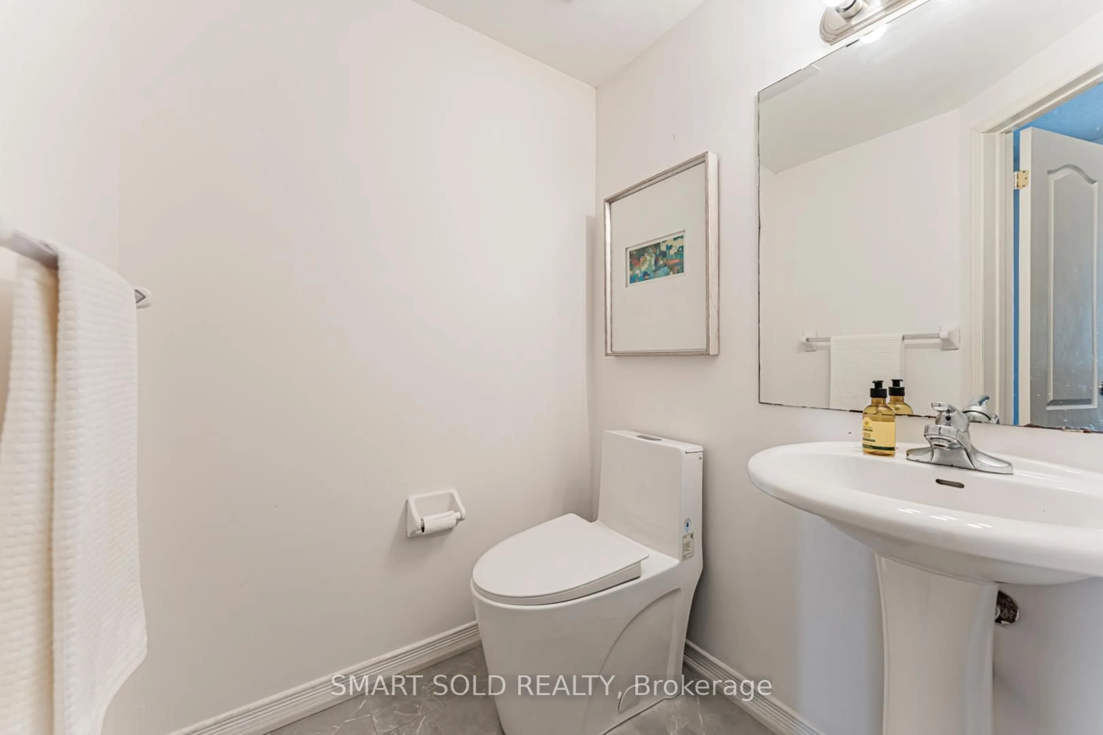 Standard bathroom, unknown for 34 Atlantis Dr, Whitby Ontario L1N 0E2