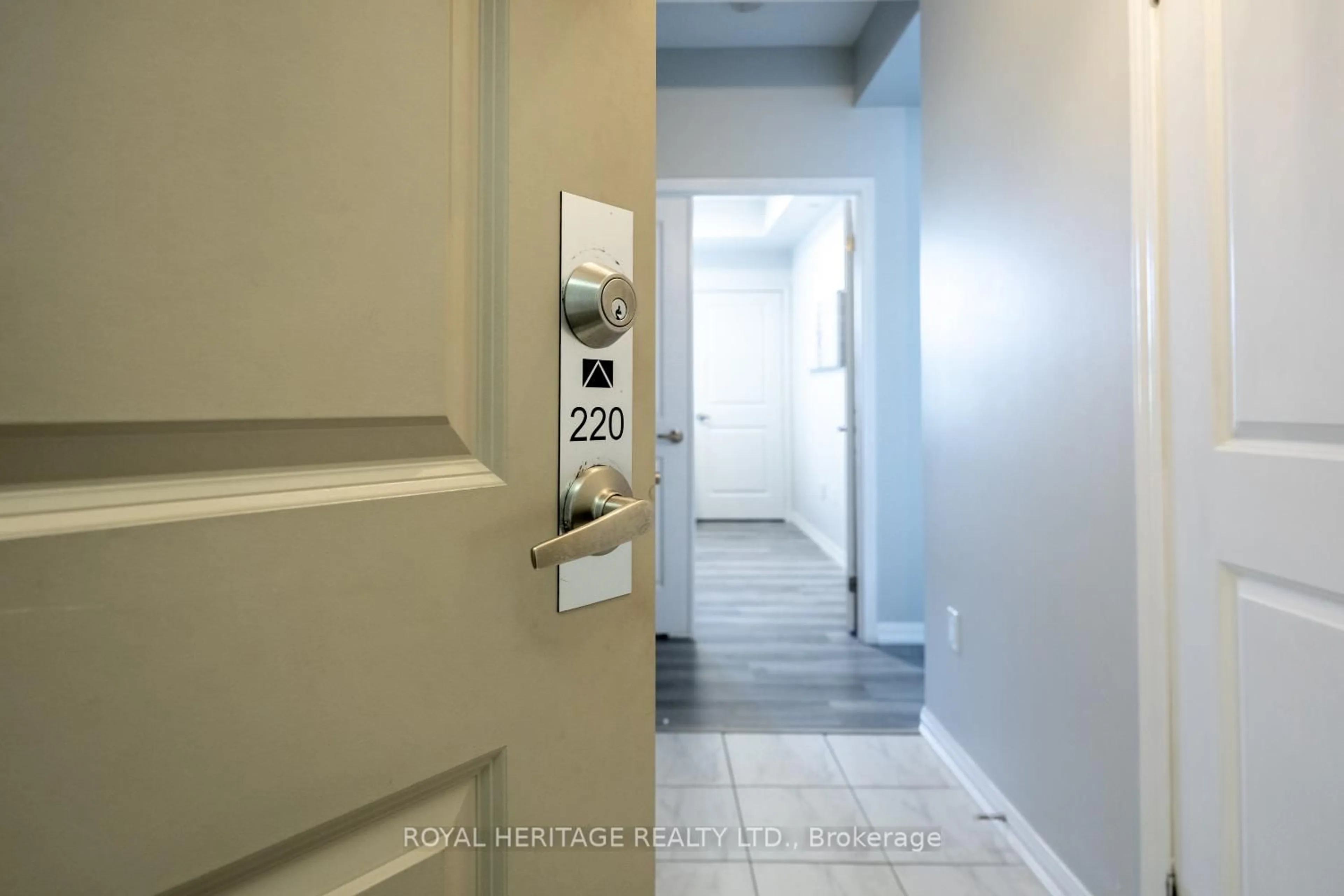 Indoor entryway for 80 Aspen Springs Dr #220, Clarington Ontario L1C 0V4