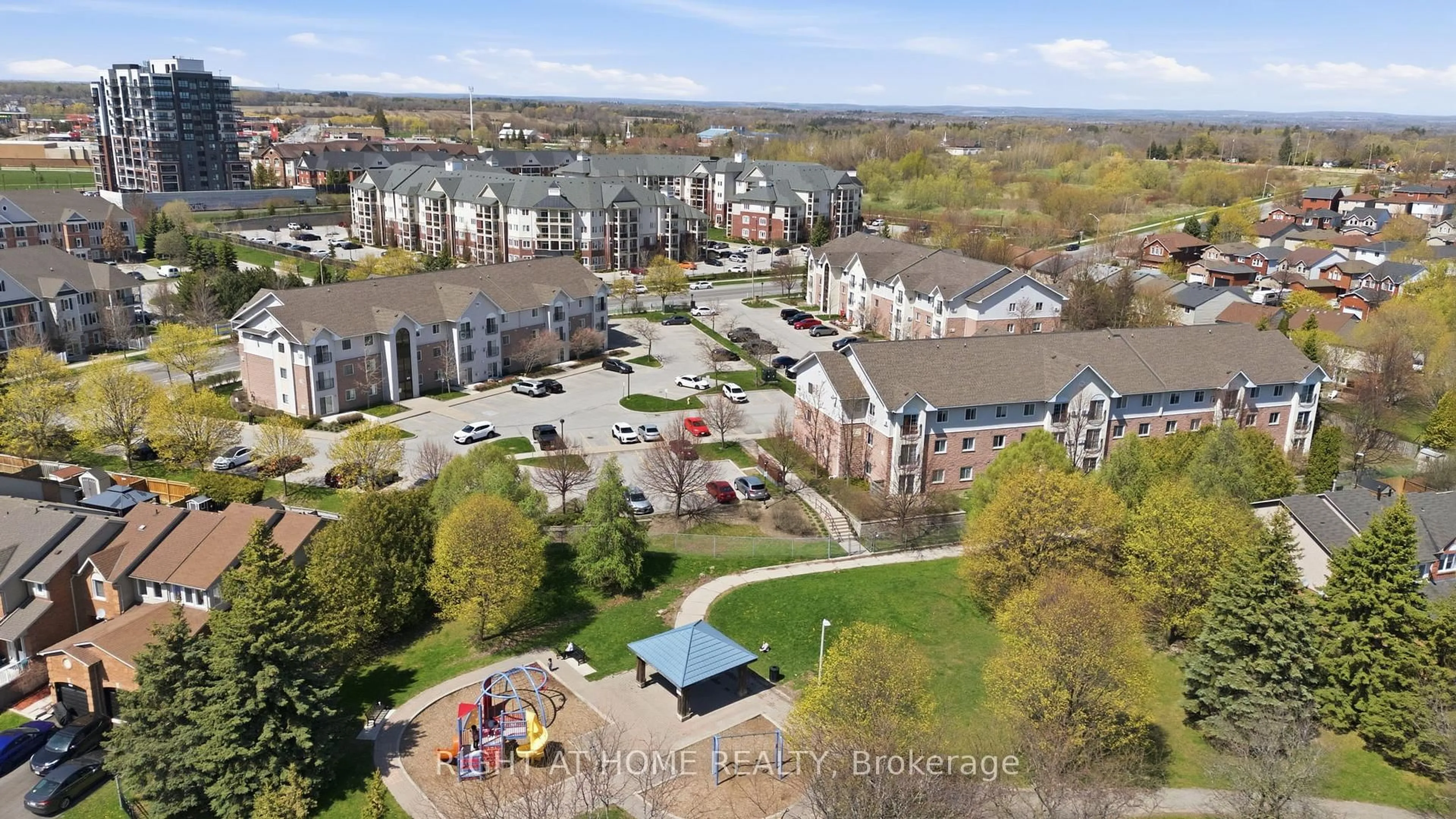 A pic from outside/outdoor area/front of a property/back of a property/a pic from drone, mountain view for 91 Aspen Springs Dr #102, Clarington Ontario L1C 5J9