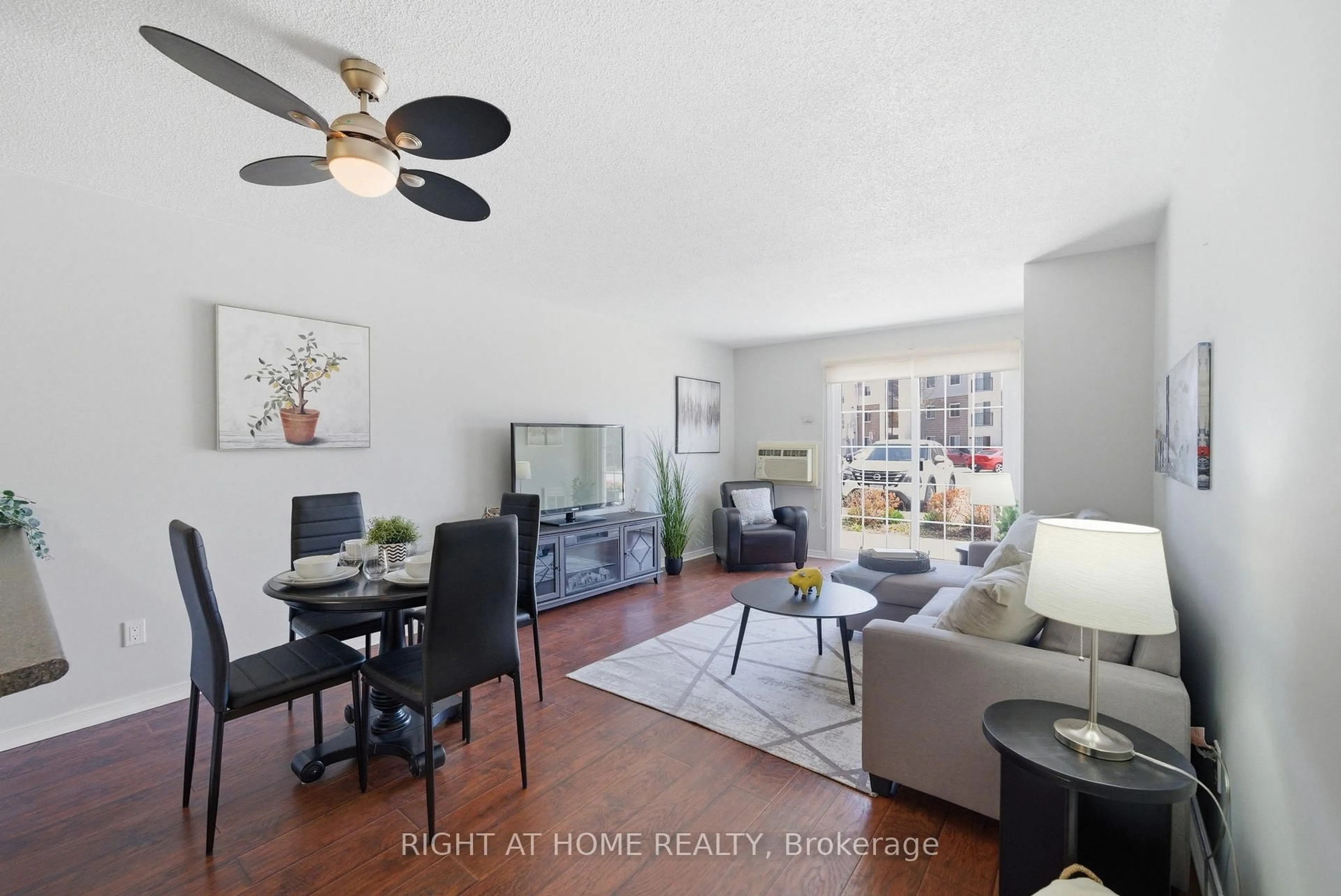 Living room with furniture, unknown for 91 Aspen Springs Dr #102, Clarington Ontario L1C 5J9