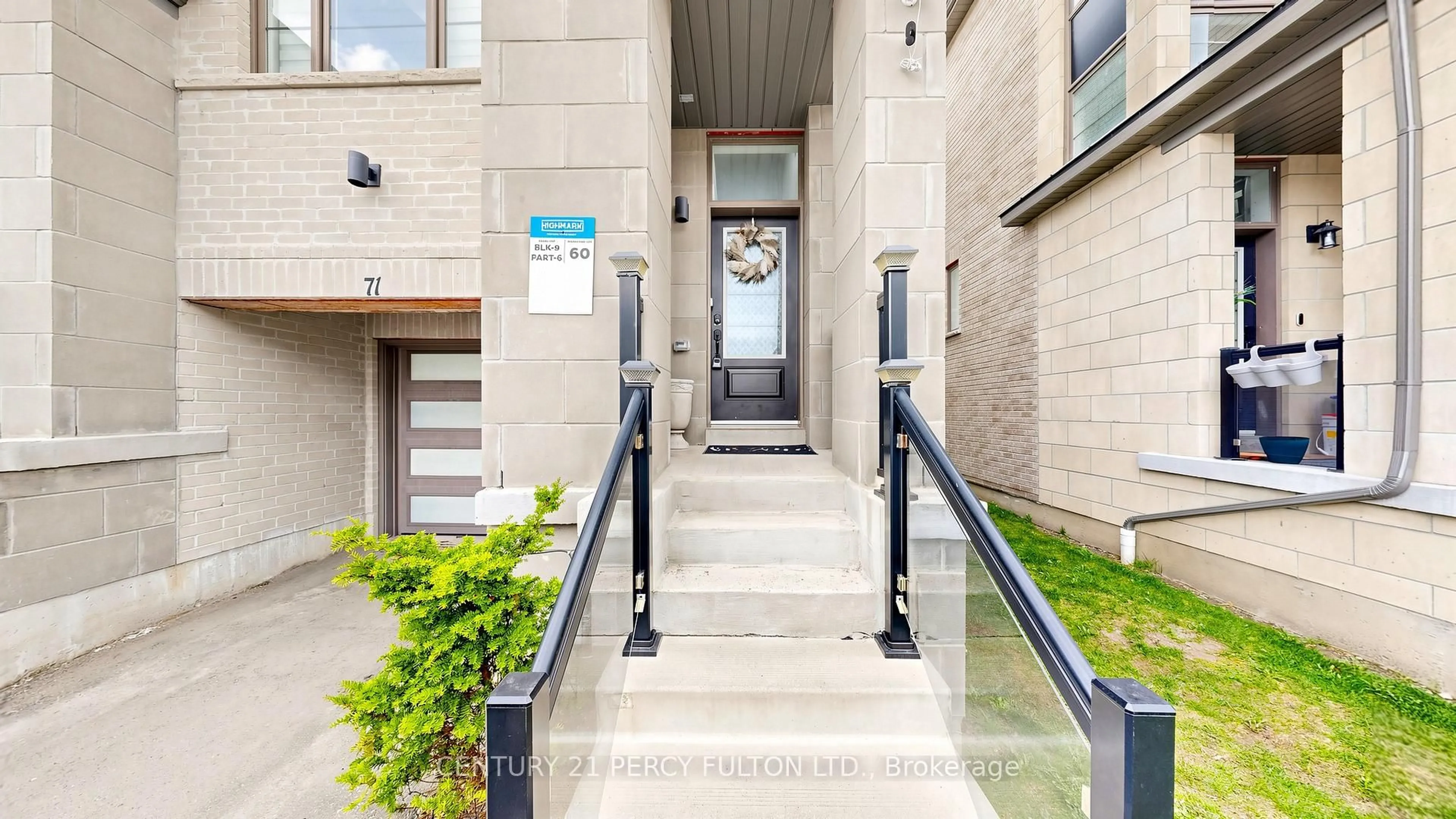 Indoor foyer for 71 Donald Fleming Way, Whitby Ontario L1R 0N8