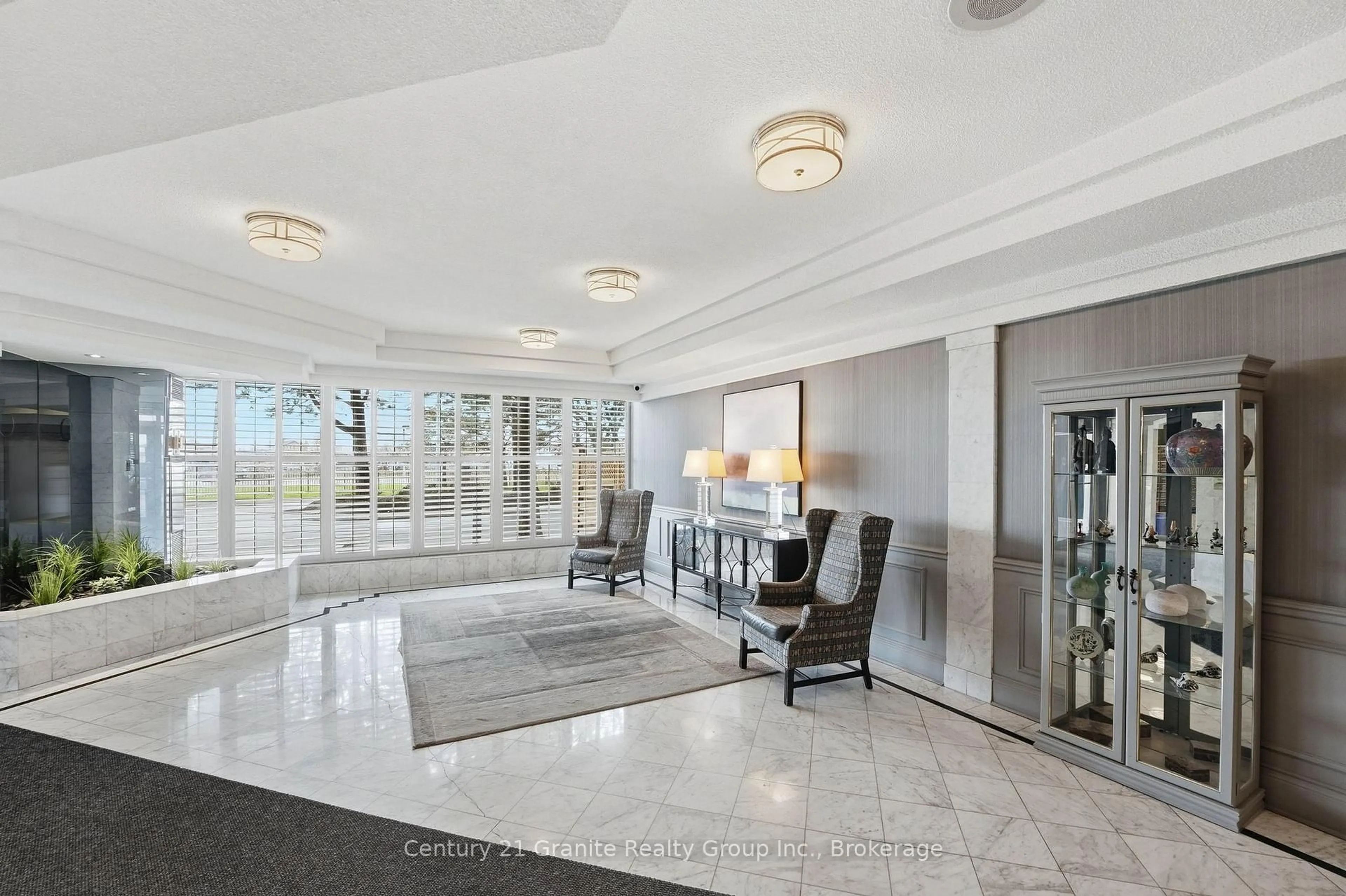 Indoor foyer for 1 Greystone Walk Dr #180, Toronto Ontario M1K 5J3