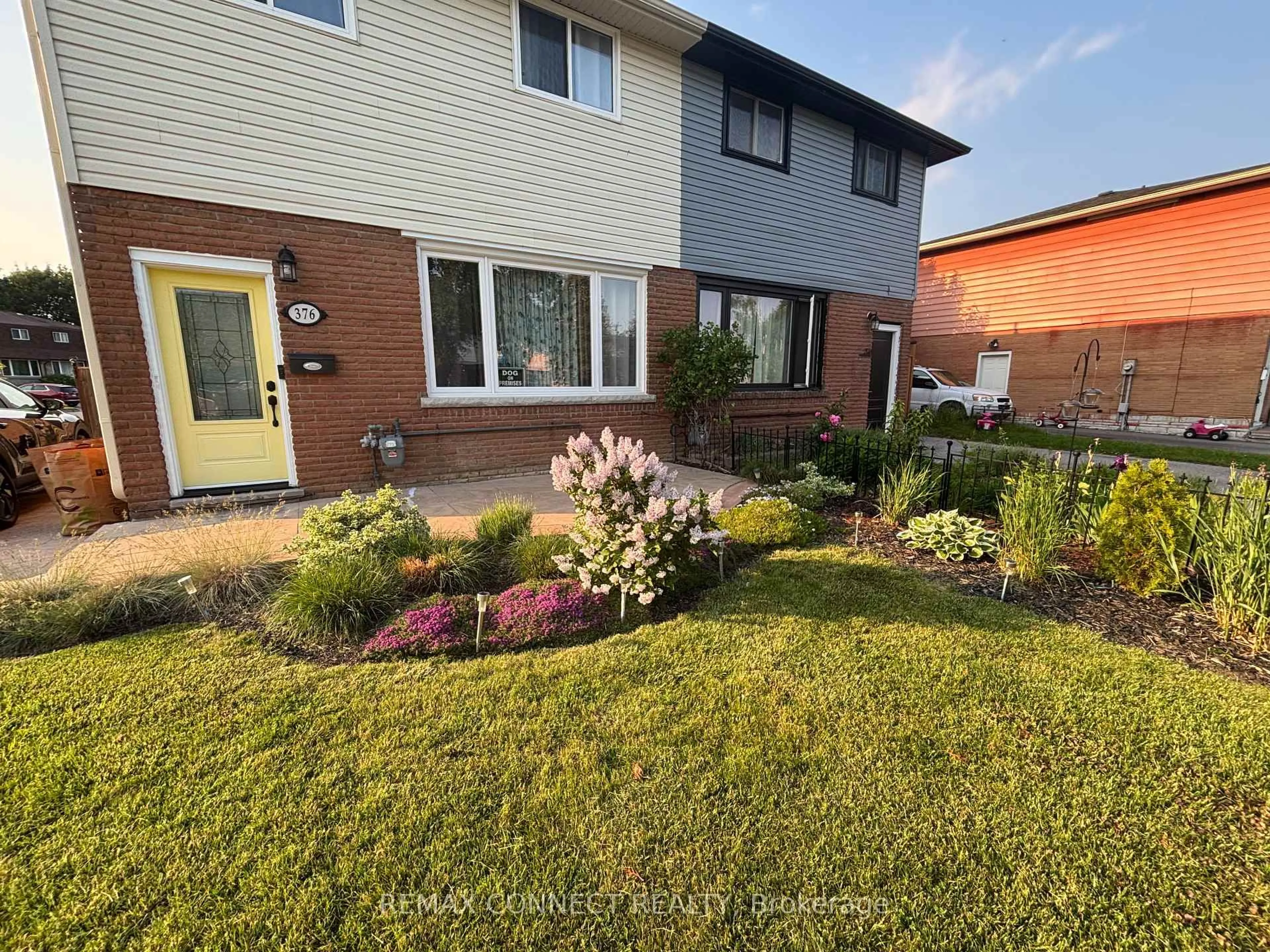 A pic from outside/outdoor area/front of a property/back of a property/a pic from drone, street for 376 Dwight Ave, Oshawa Ontario L1J 1K9