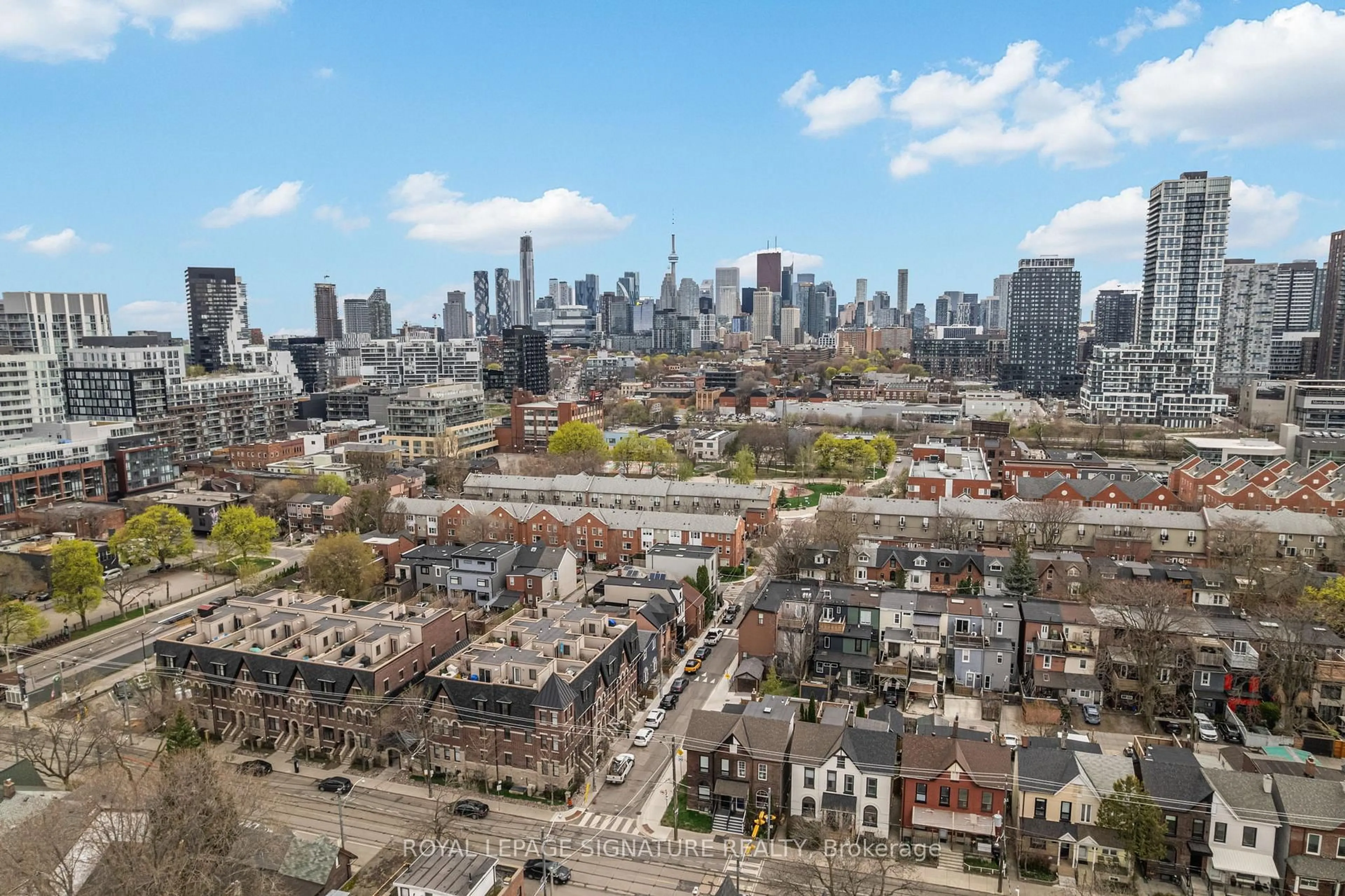 A pic from outside/outdoor area/front of a property/back of a property/a pic from drone, city buildings view from balcony for 166 Broadview Ave, Toronto Ontario M4M 2G5