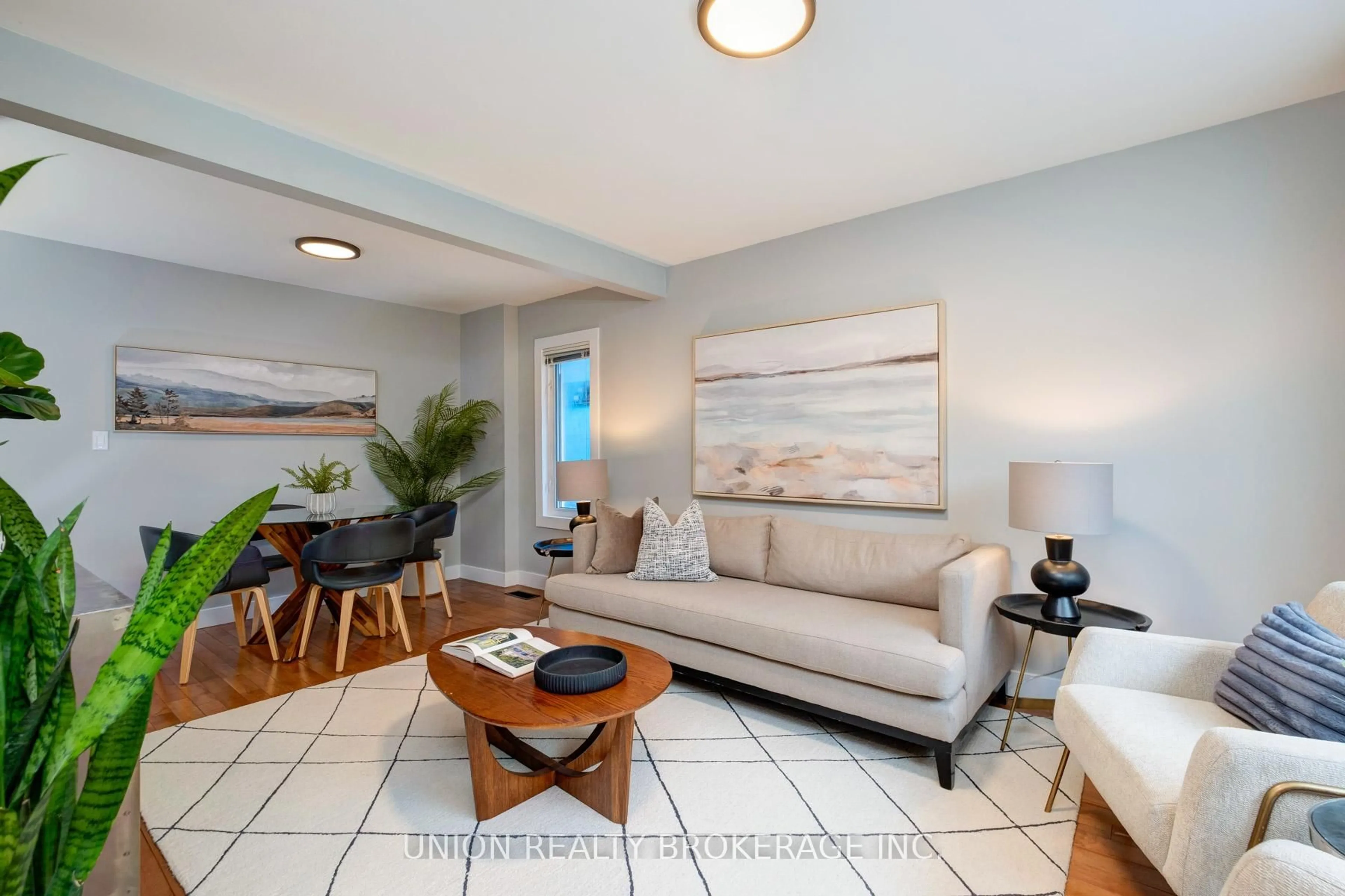 Living room with furniture, unknown for 37 Rhydwen Ave, Toronto Ontario M1N 2E2