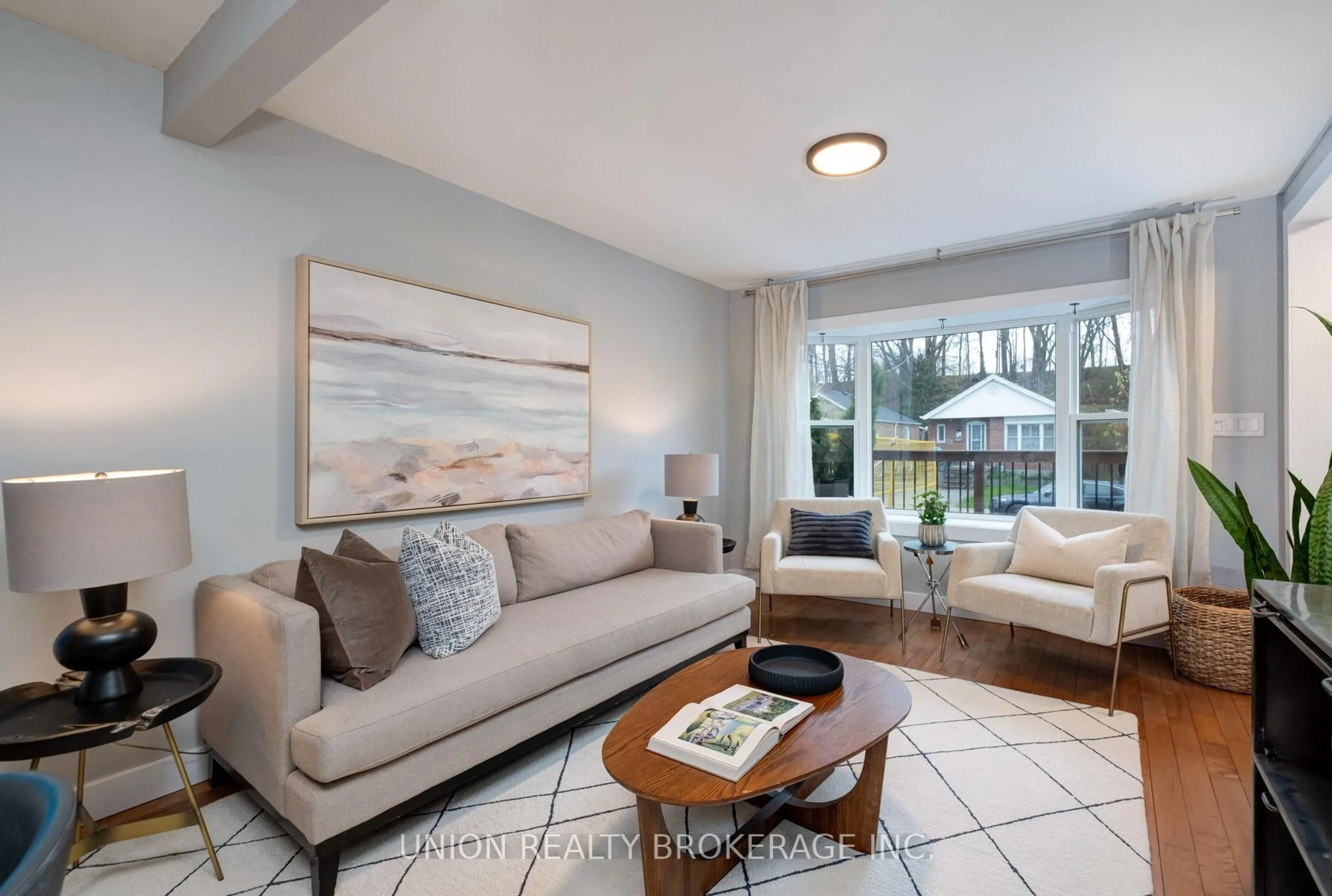 Living room with furniture, unknown for 37 Rhydwen Ave, Toronto Ontario M1N 2E2