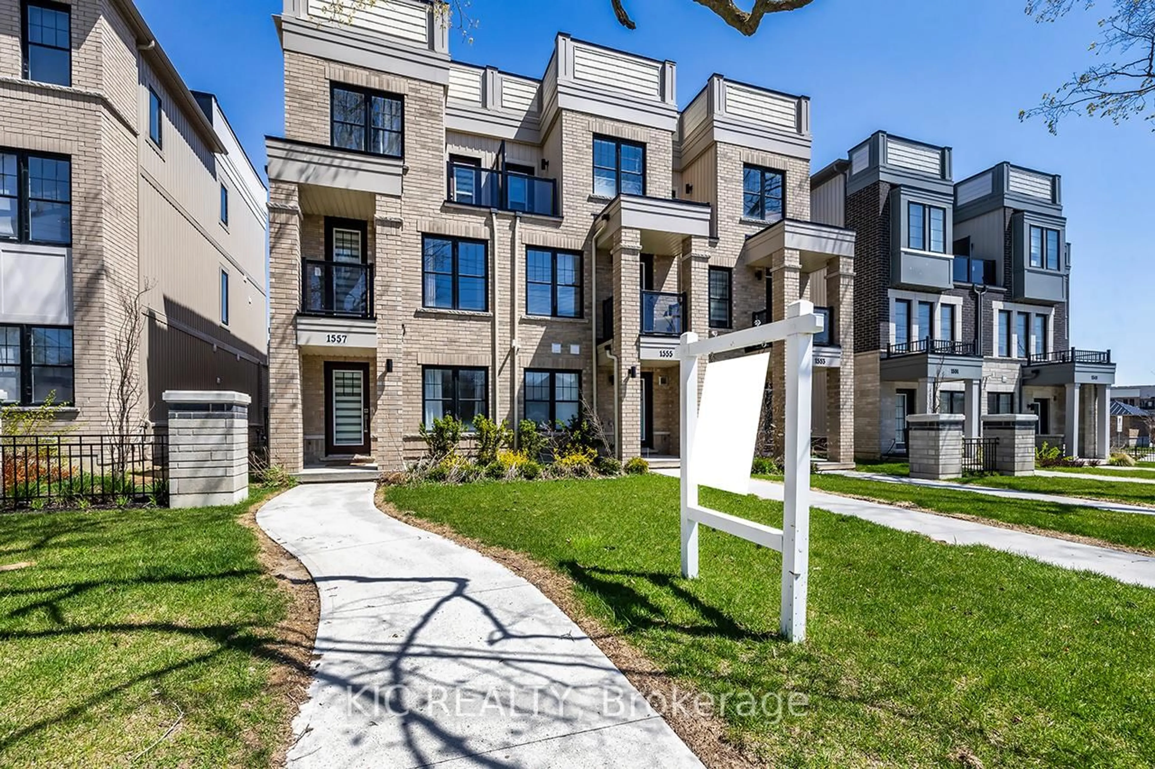 Unknown for 1557 Green Rd, Clarington Ontario L1C 7E5