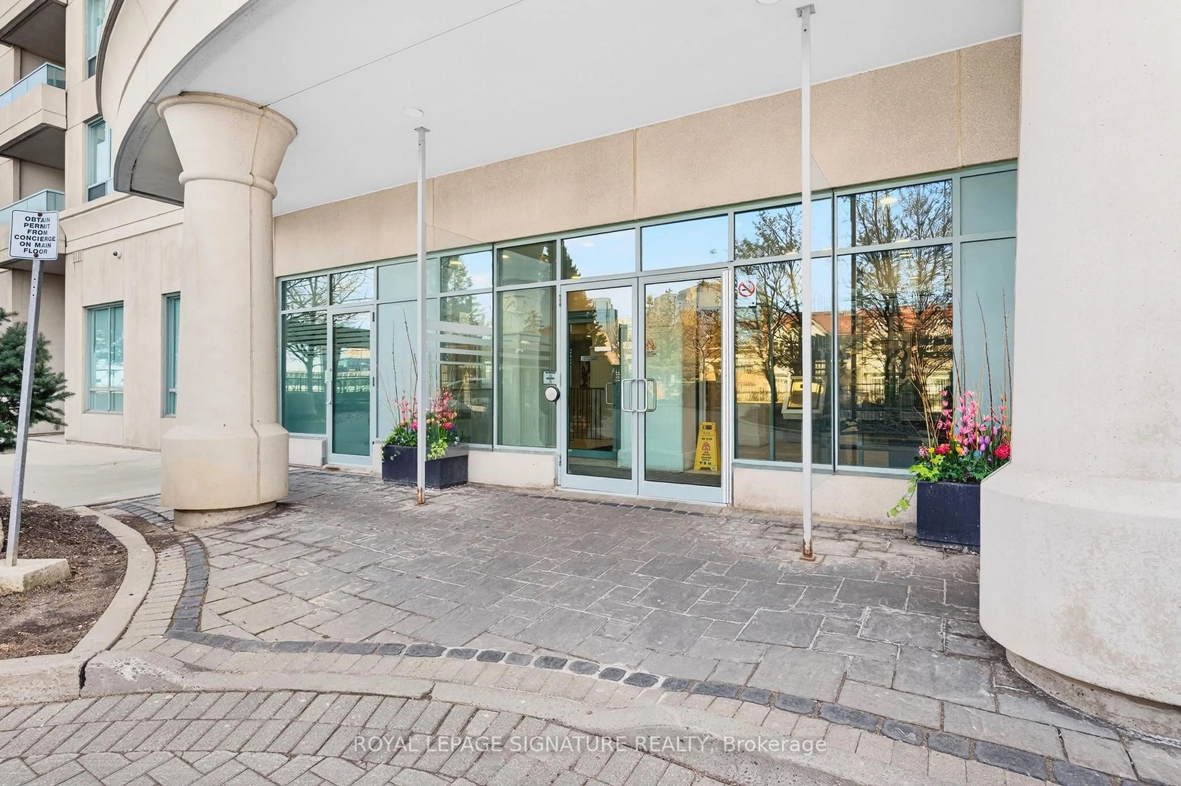 Indoor foyer for 61 Town Centre Crt #711, Toronto Ontario M1P 5C5