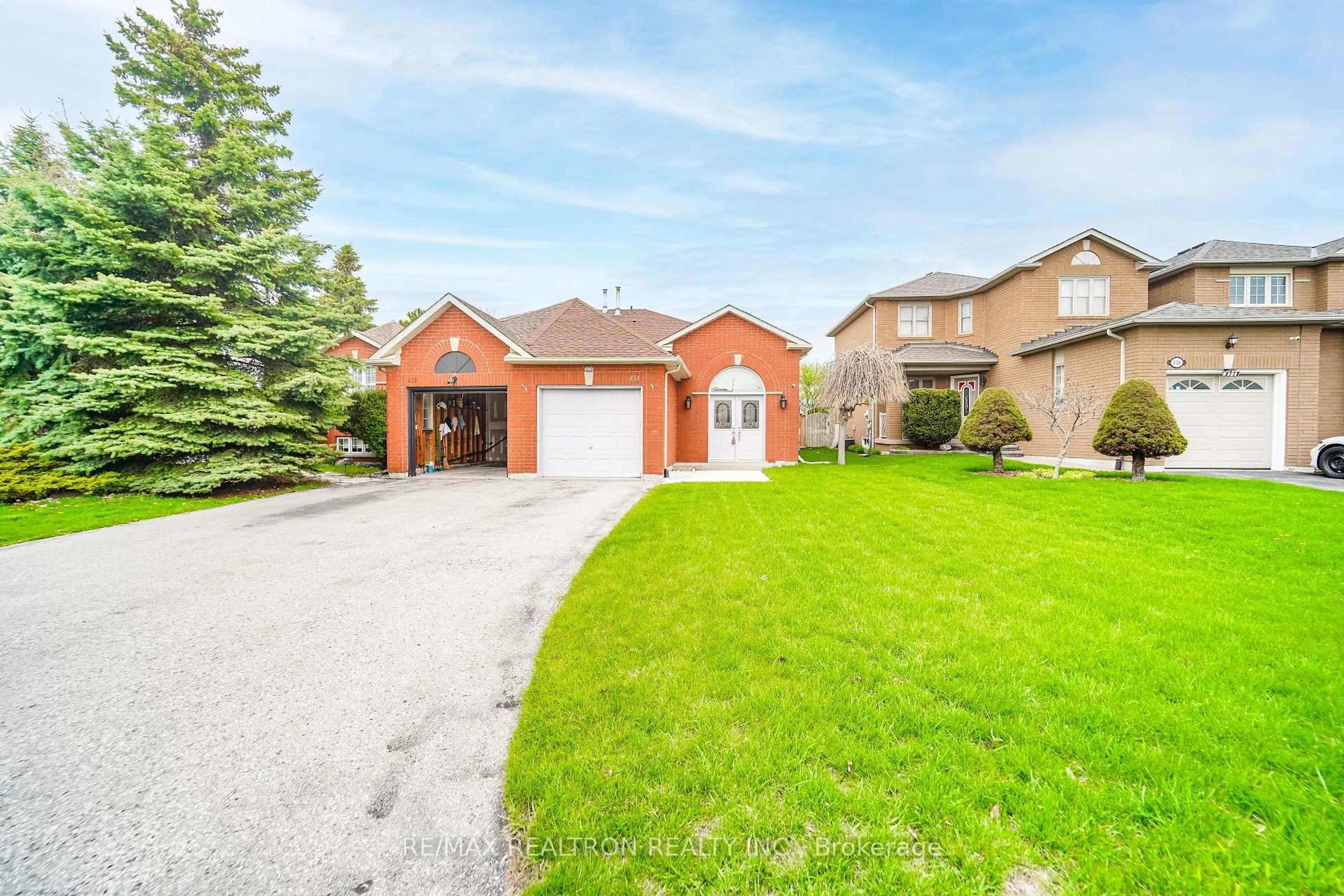 Home with brick exterior material, street for 434 Stonegate Ave, Oshawa Ontario L1K 2L7