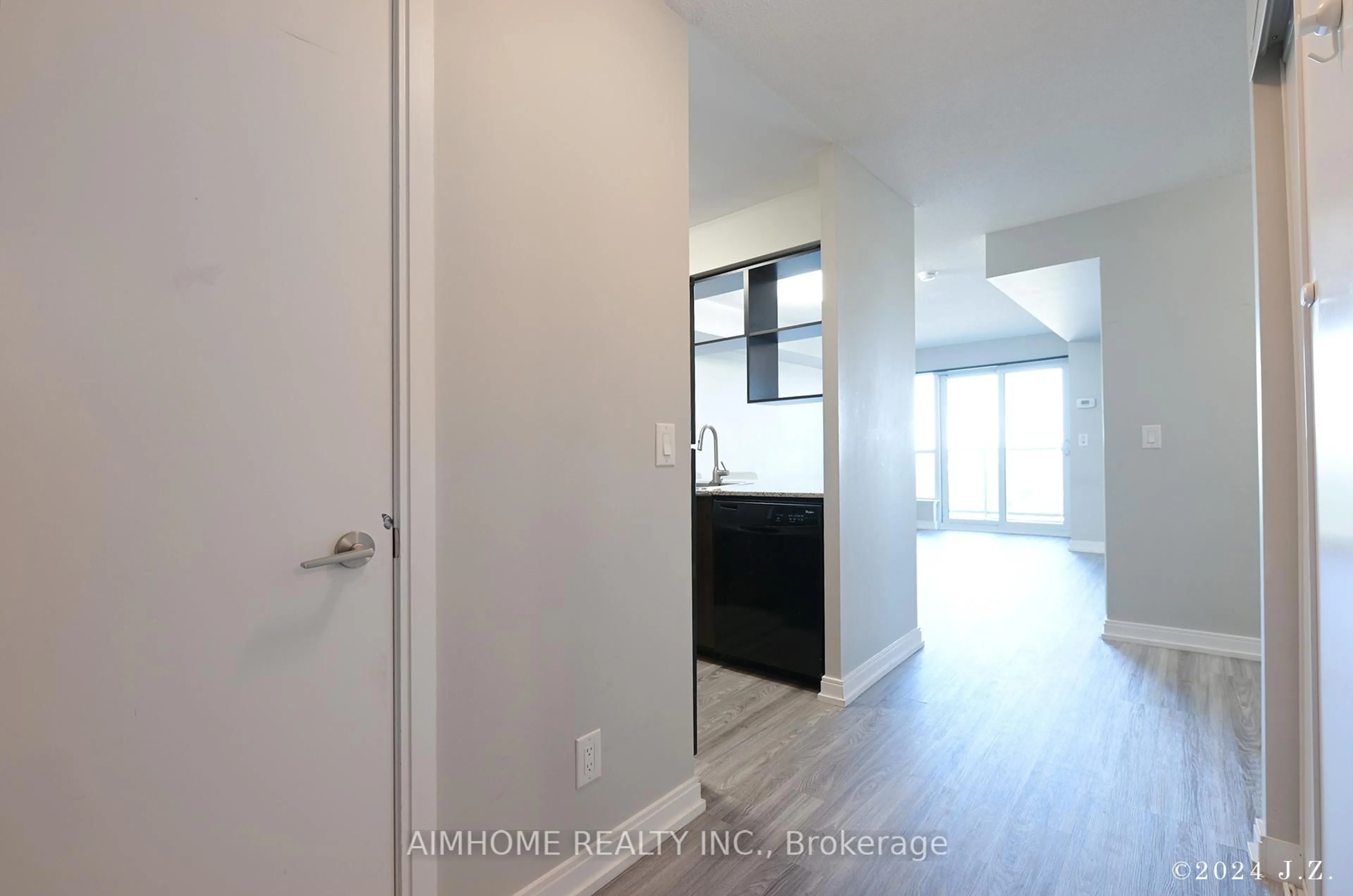 Indoor entryway for 181 Village Green Sq #2912, Toronto Ontario M1S 0K6