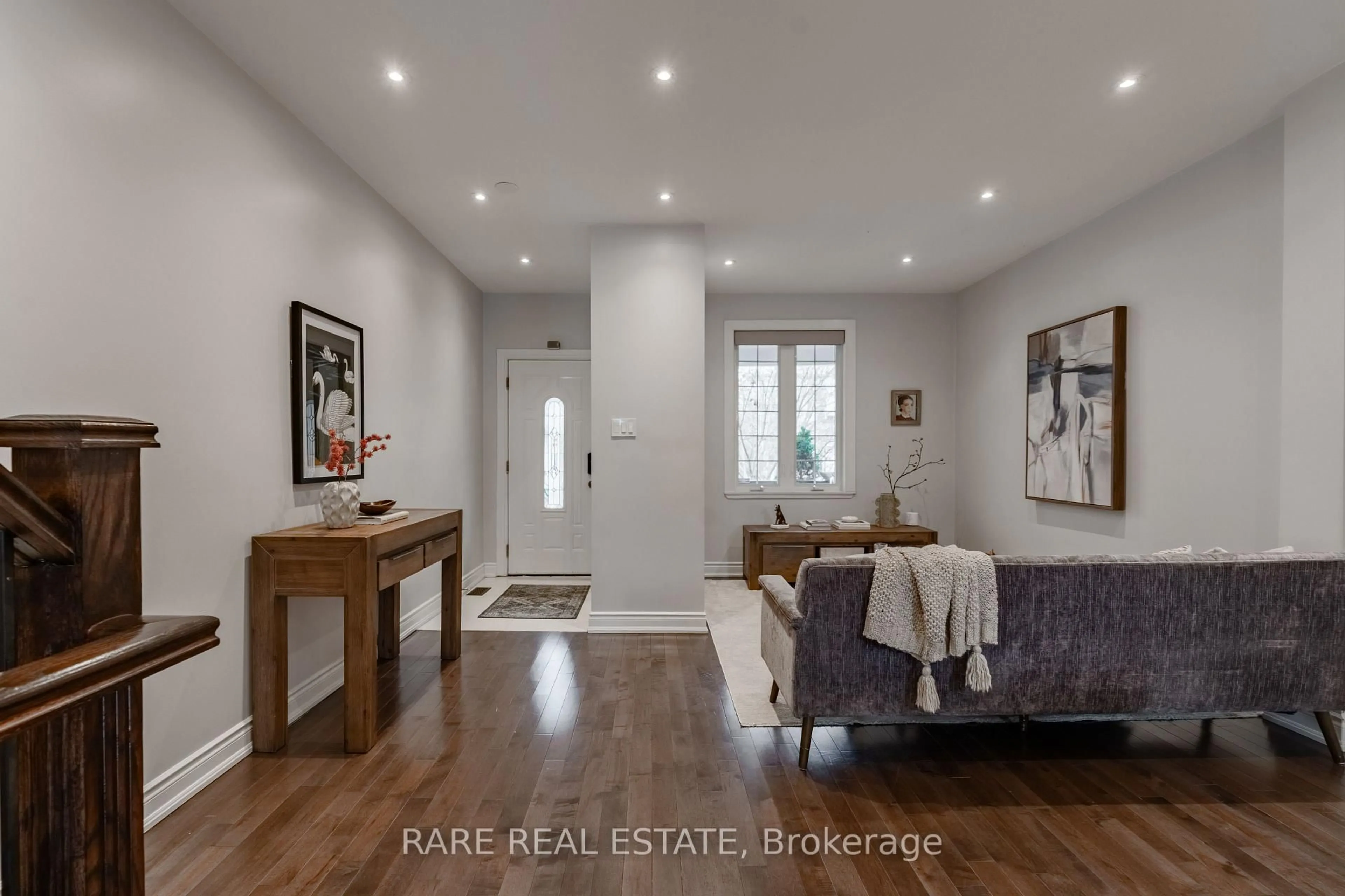 Indoor entryway for 431 Jones Ave, Toronto Ontario M4J 3G6