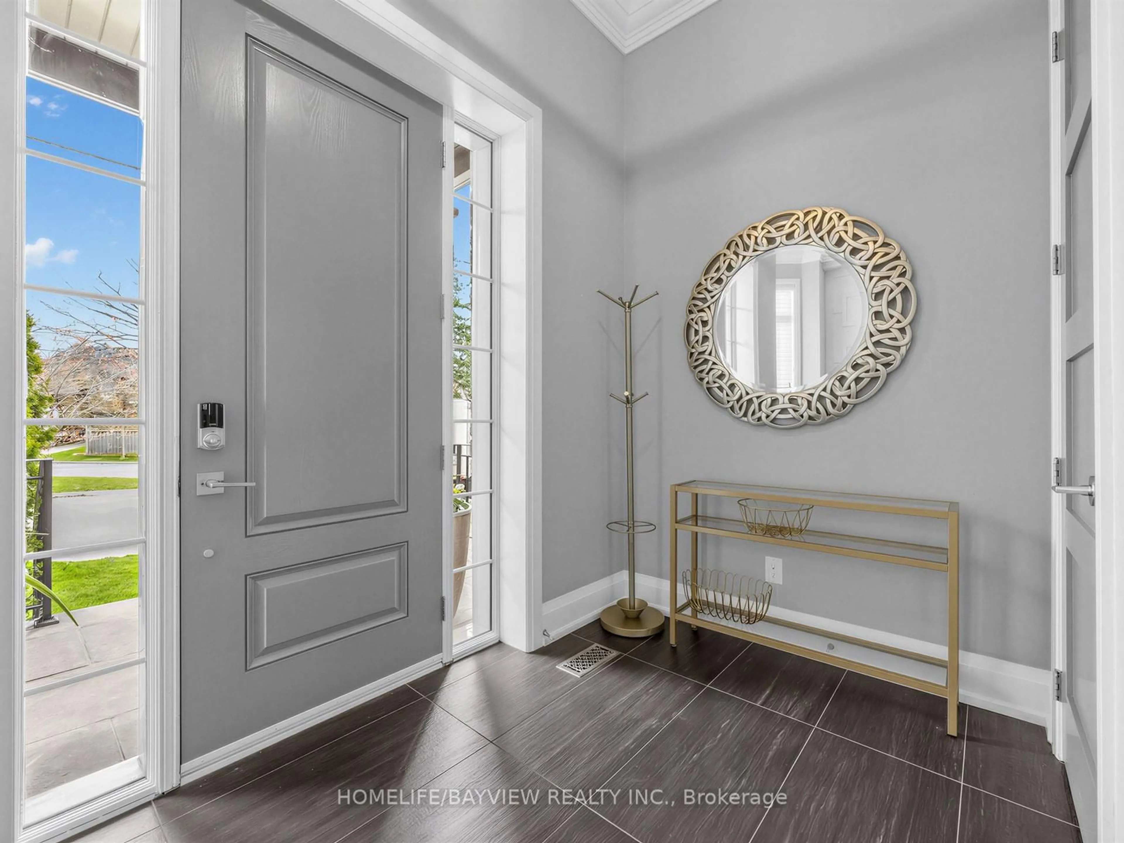 Indoor entryway for 40 Clonmore Dr, Toronto Ontario M1N 1X6