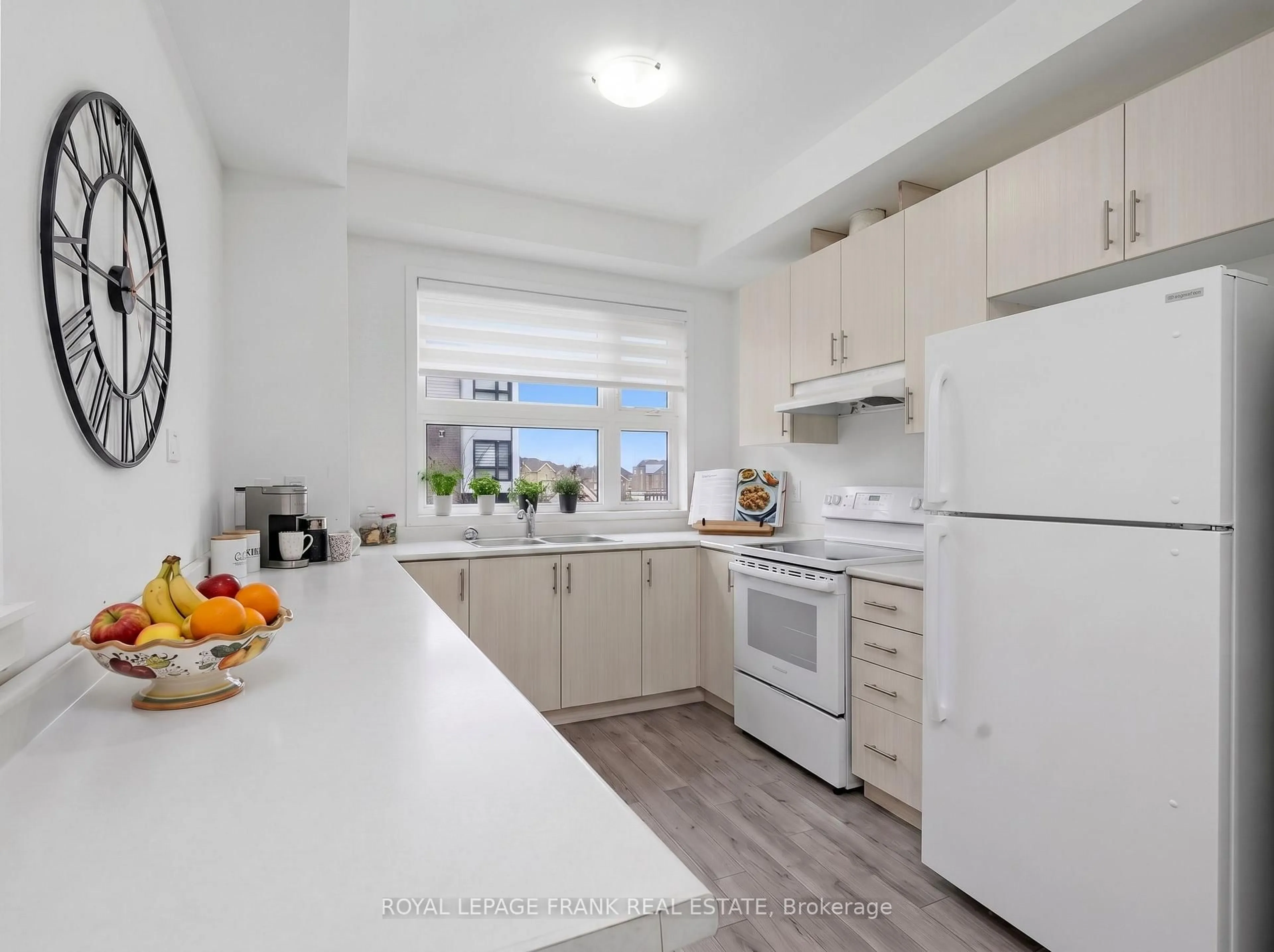 Standard kitchen, unknown for 36 Bateson St, Ajax Ontario L1S 7M3