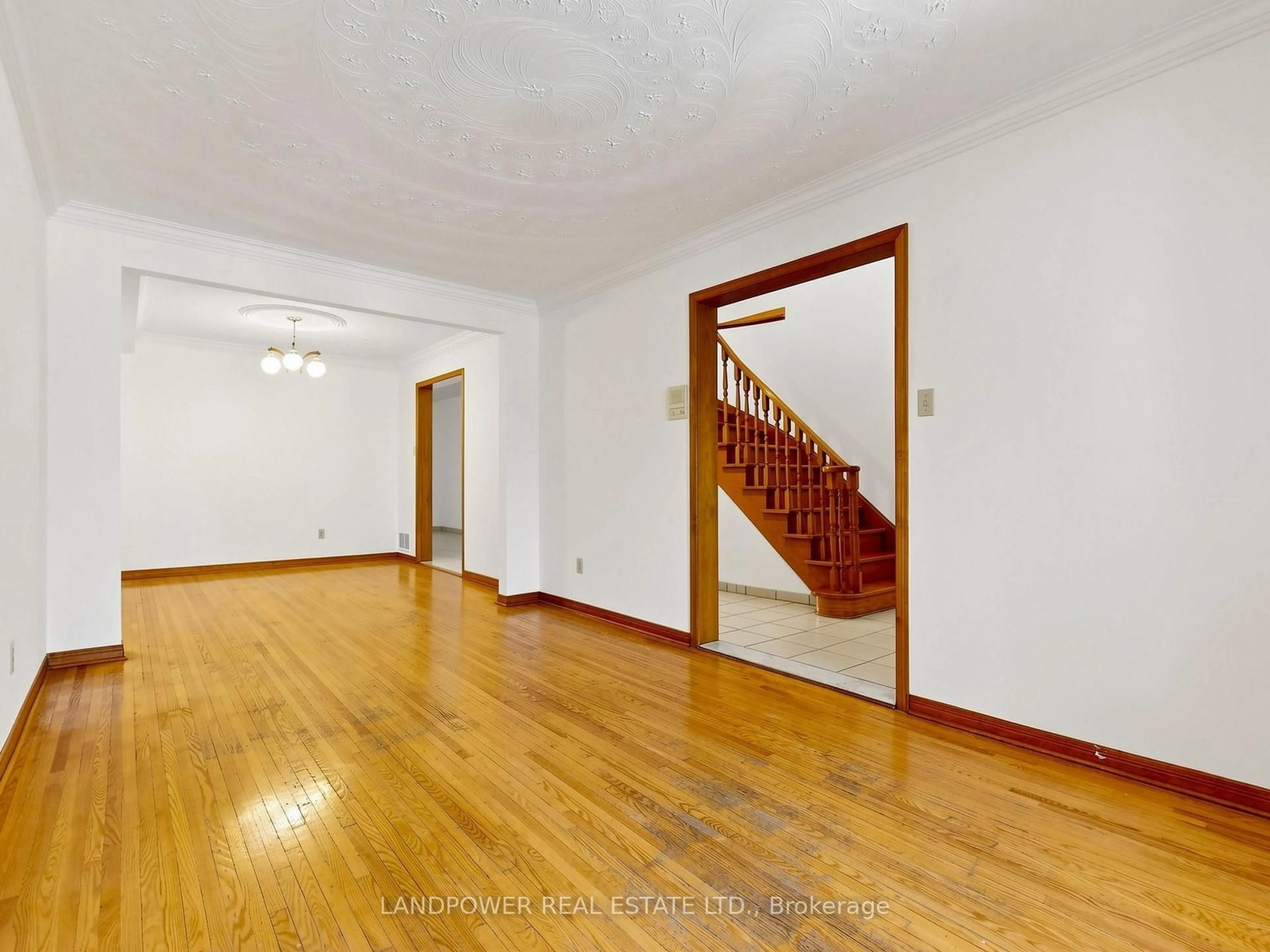 A pic of a room for 15 Coverdale Cres, Toronto Ontario M1V 2S6