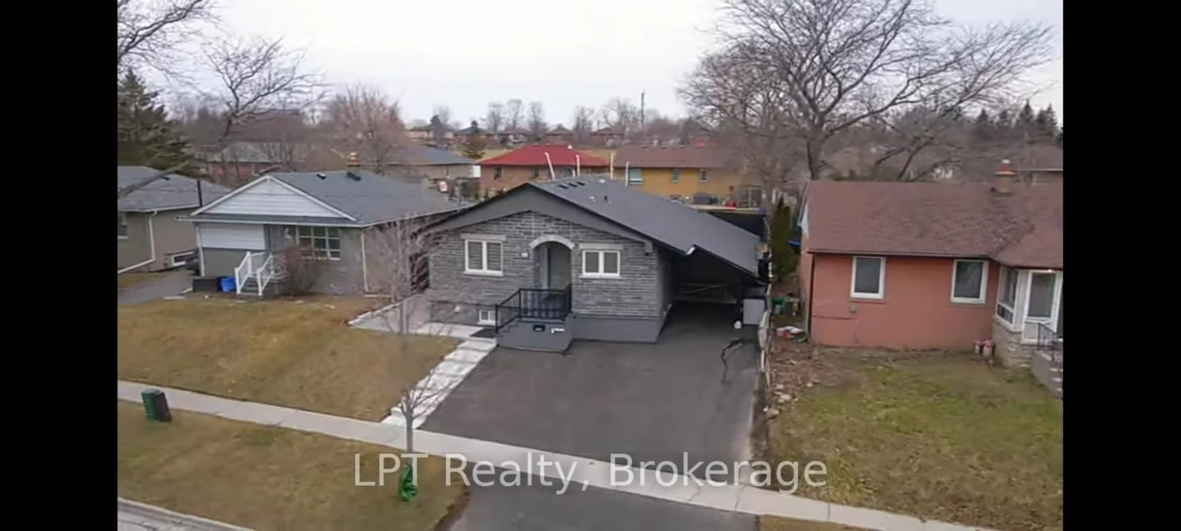 A pic from outside/outdoor area/front of a property/back of a property/a pic from drone, street for 474 Phillip Murray Ave, Oshawa Ontario L1J 1H5