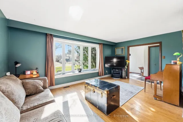 35 Albery Cres, Ajax 5