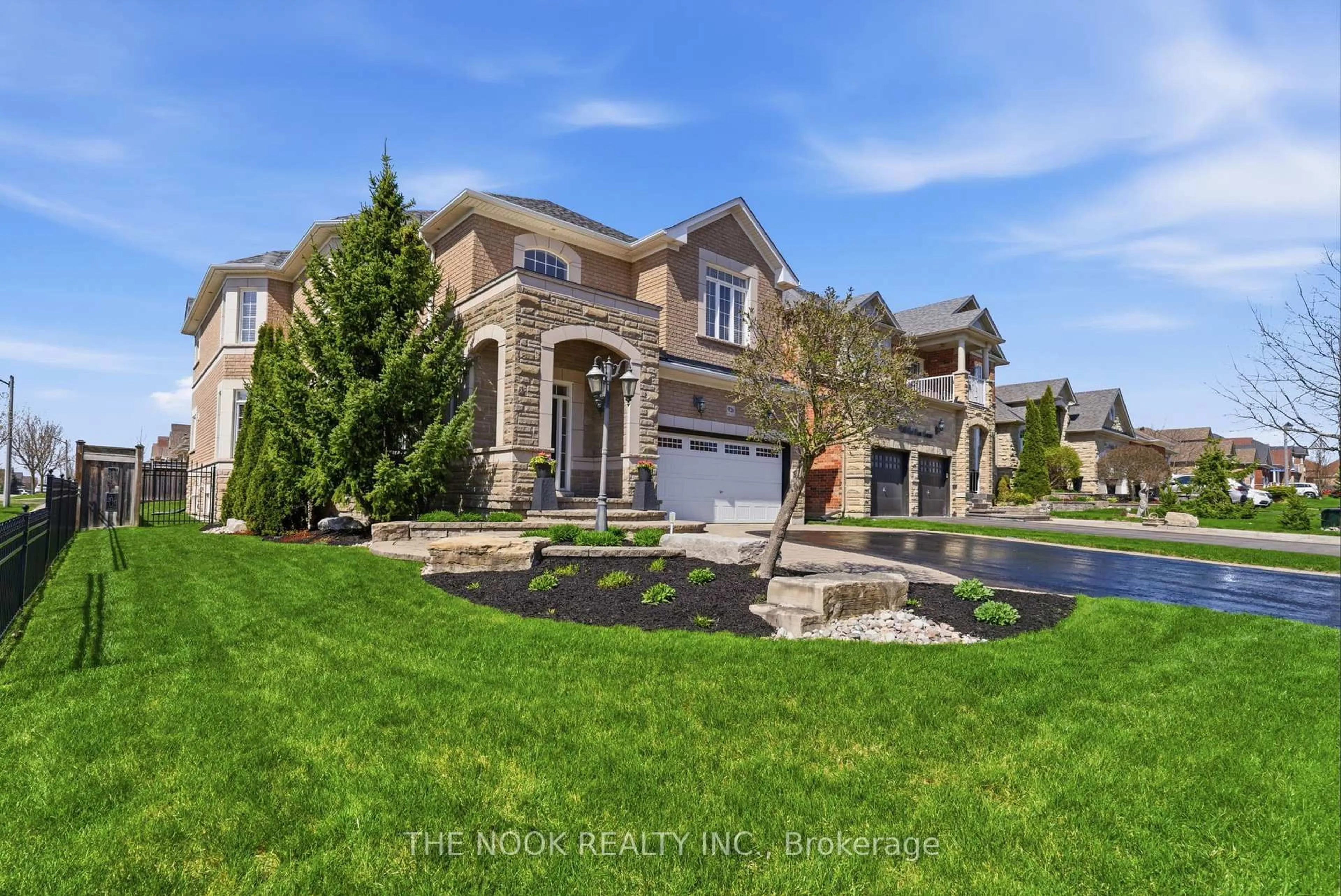 A pic from outside/outdoor area/front of a property/back of a property/a pic from drone, street for 926 Red Deer Ave, Oshawa Ontario L1K 0C4