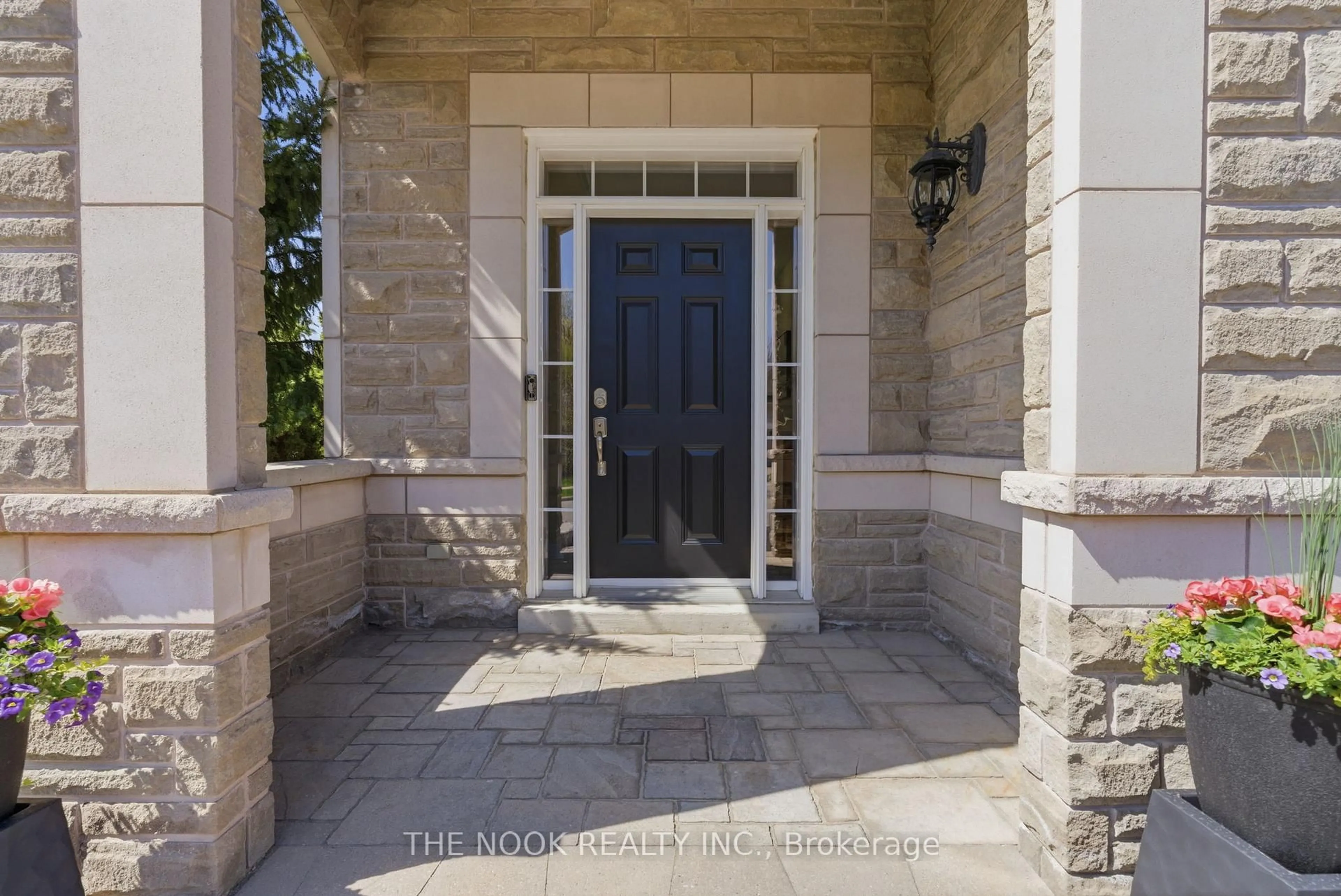Indoor entryway for 926 Red Deer Ave, Oshawa Ontario L1K 0C4