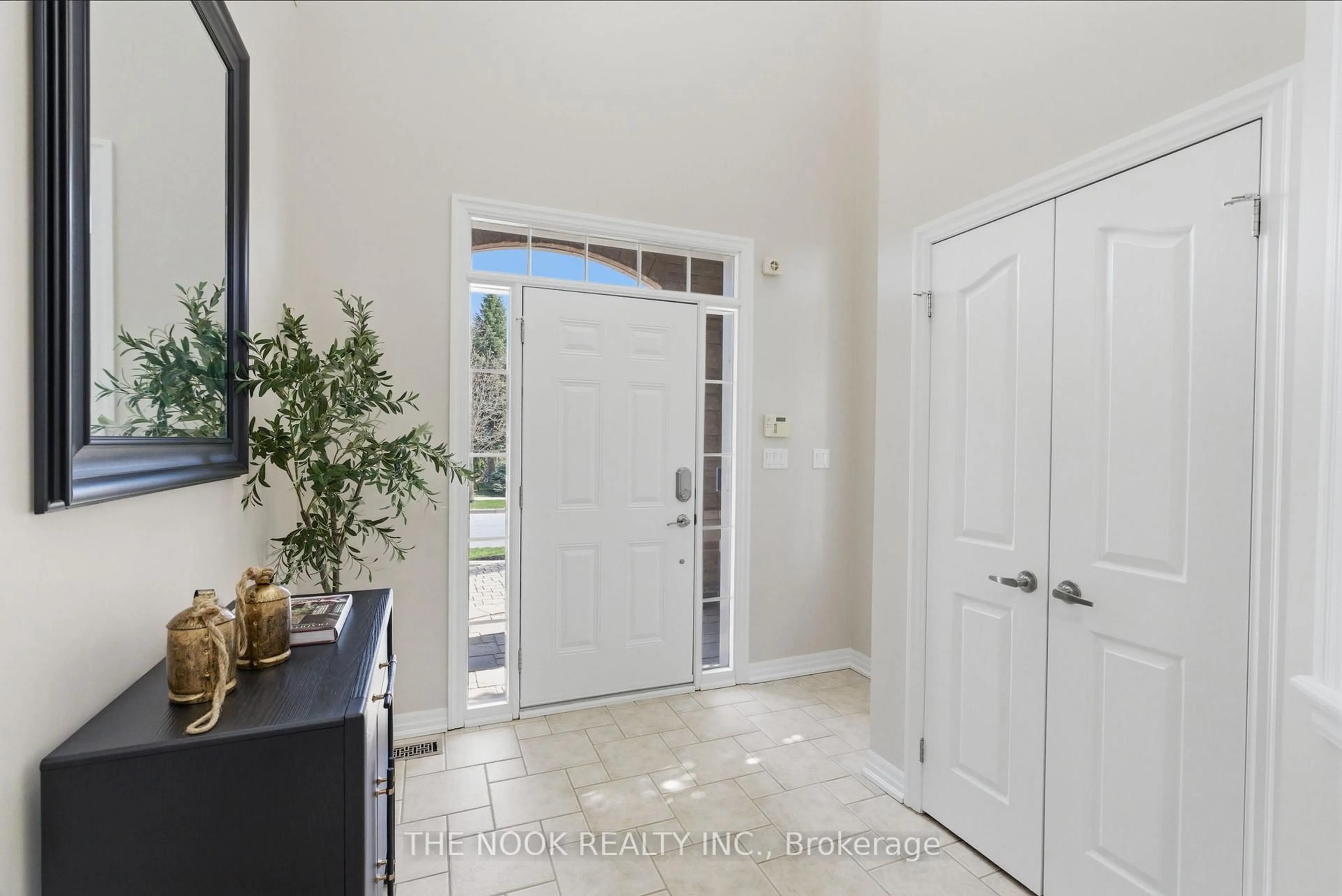 Indoor entryway for 926 Red Deer Ave, Oshawa Ontario L1K 0C4