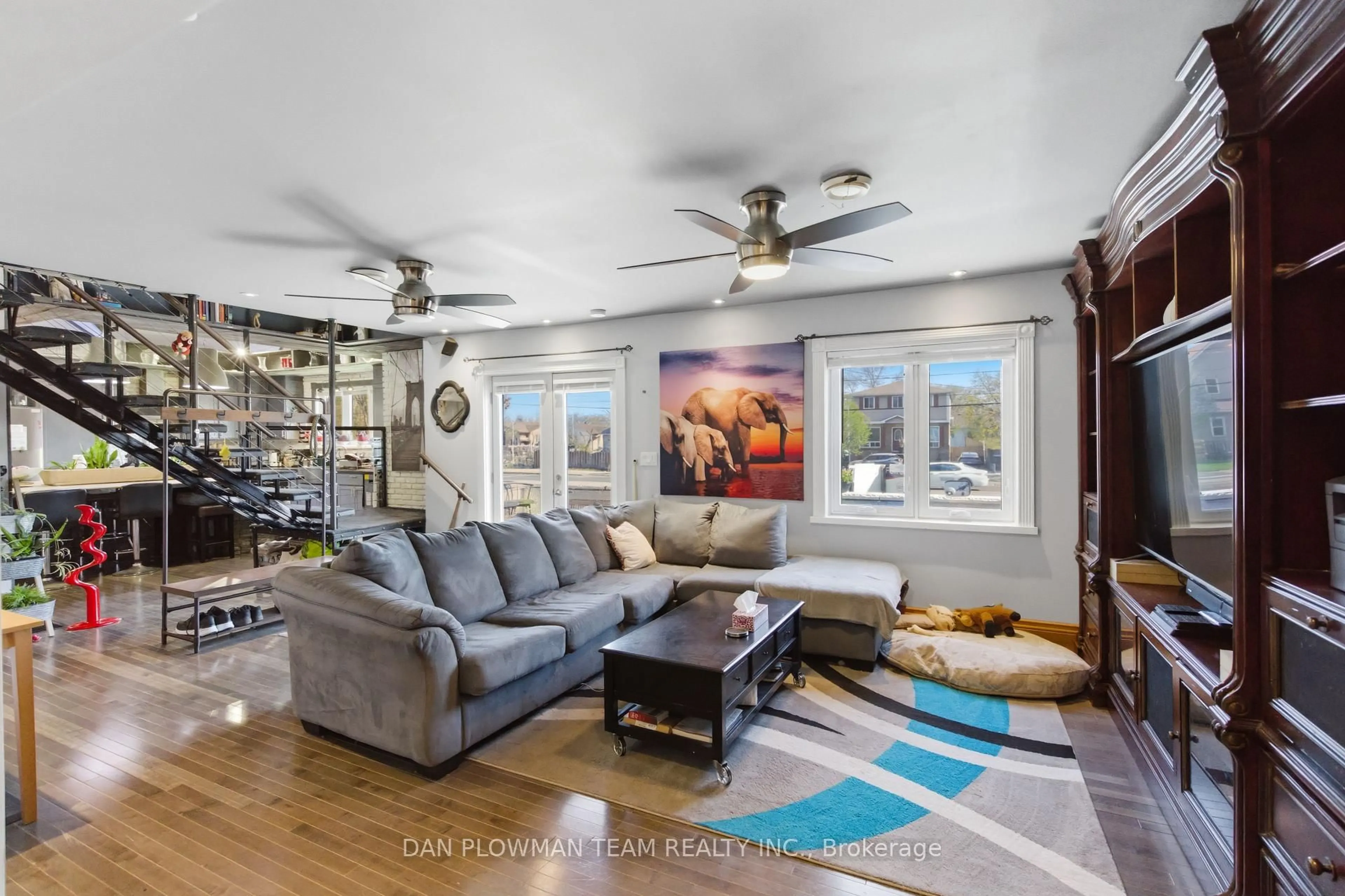 Living room with furniture, unknown for 678 King St, Oshawa Ontario L1J 2L3