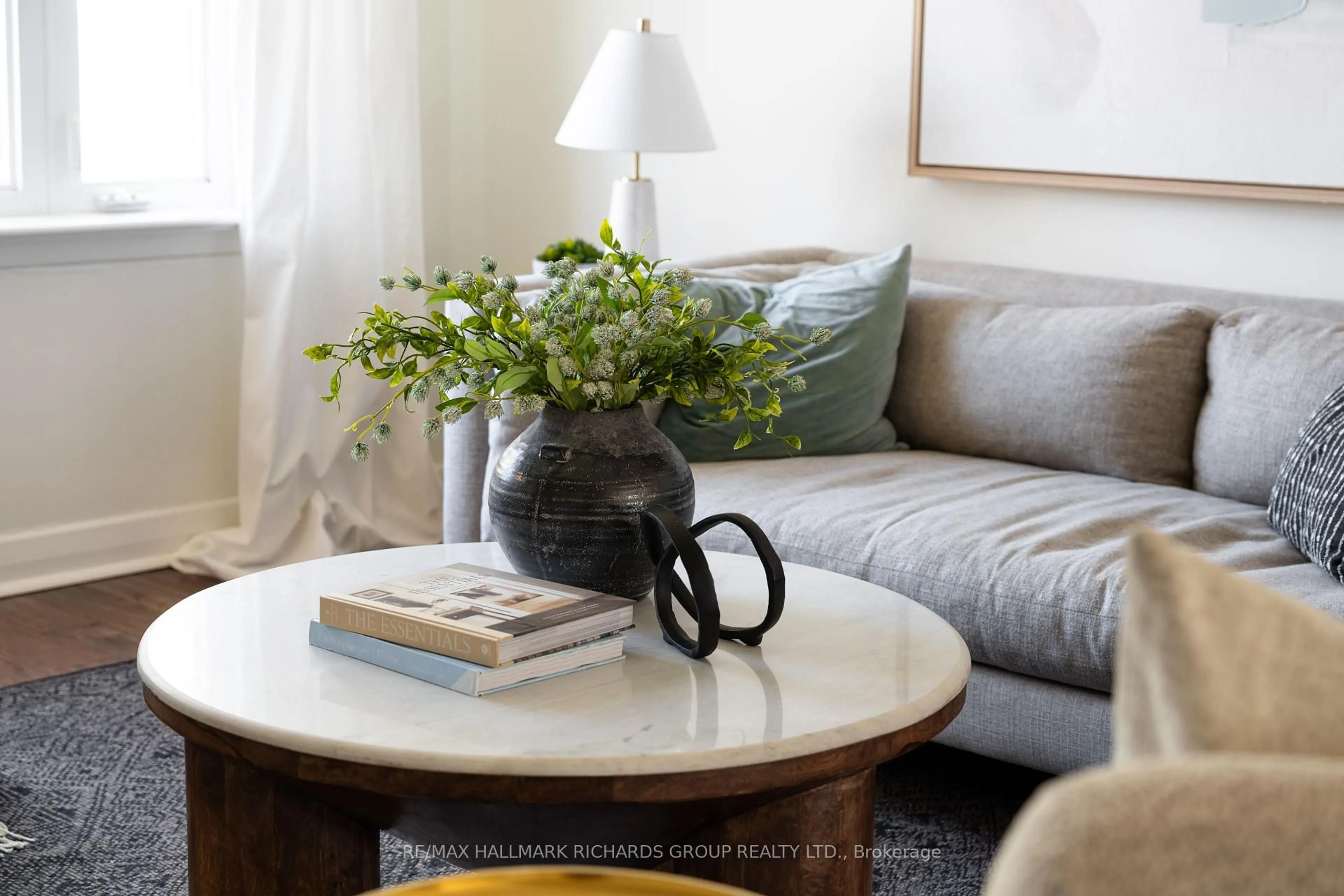 Living room with furniture, unknown for 50 Wayland Ave, Toronto Ontario M4E 3C9