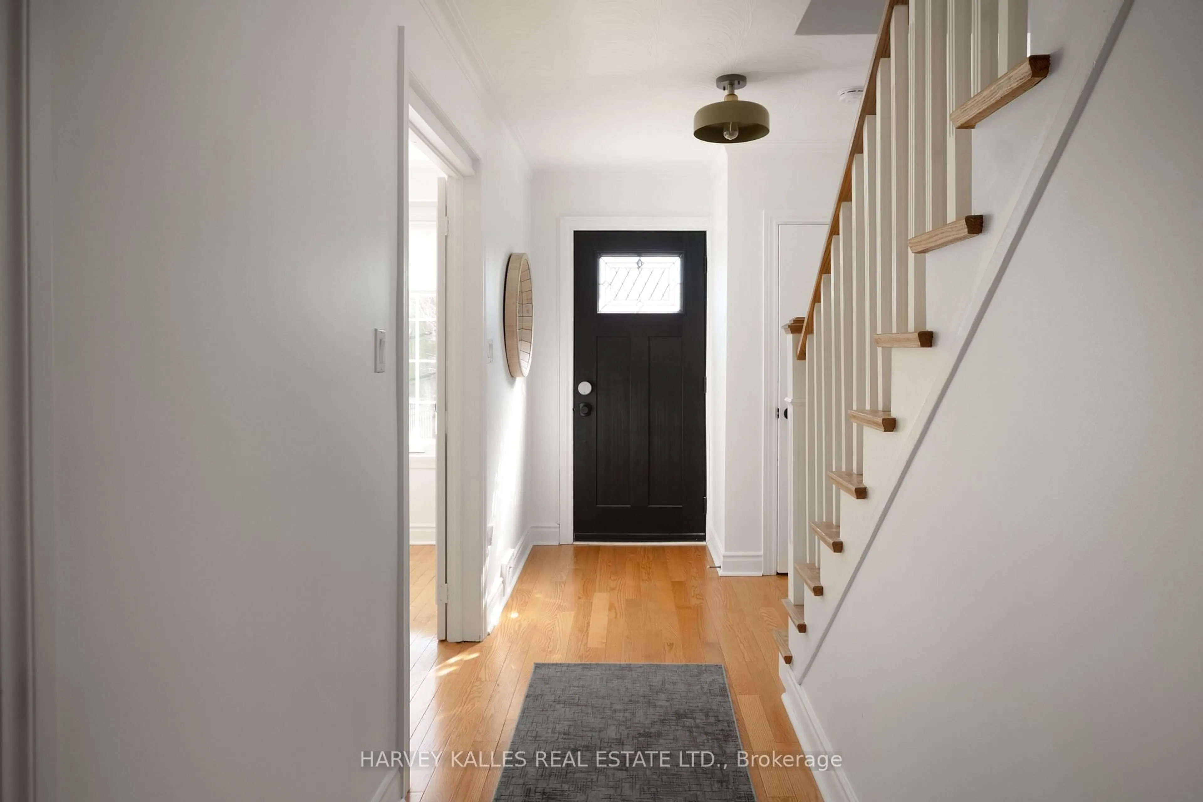 Indoor entryway for 354 Highfield Rd, Toronto Ontario M4L 2V6