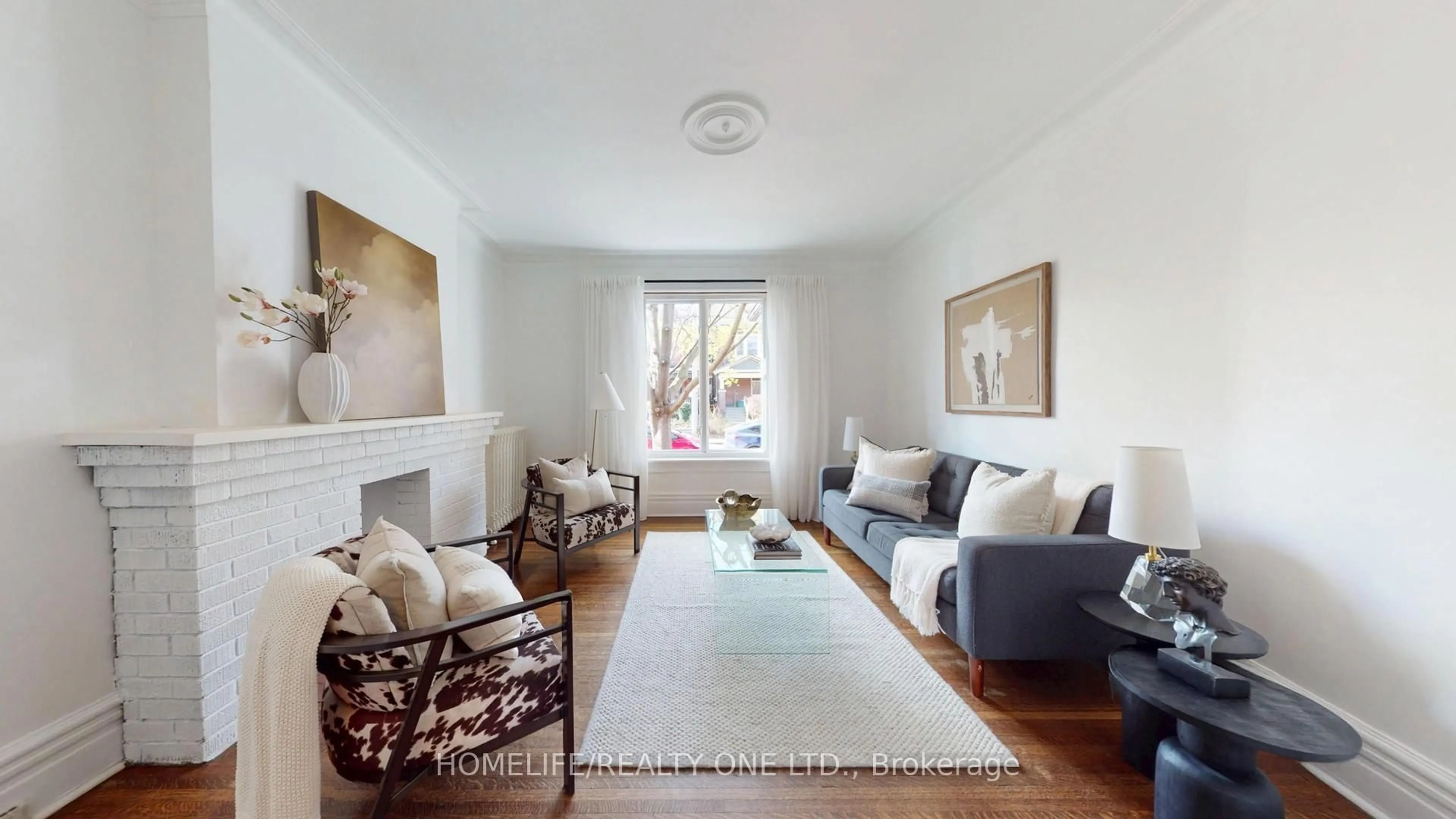Living room with furniture, unknown for 25 Riverdale Ave, Toronto Ontario M4K 1C2