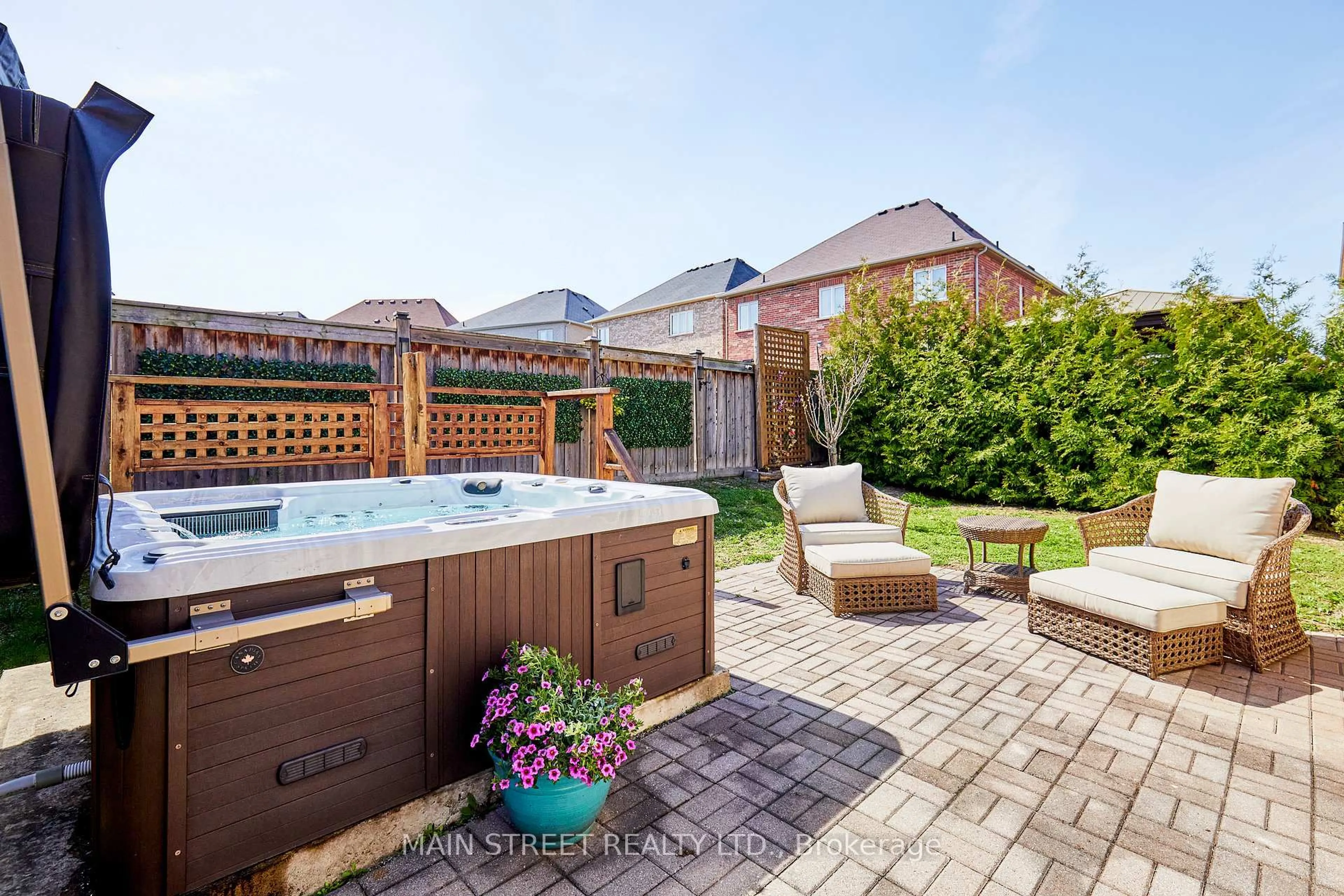 Patio, street for 6 Oswell Dr, Ajax Ontario L1Z 0J3