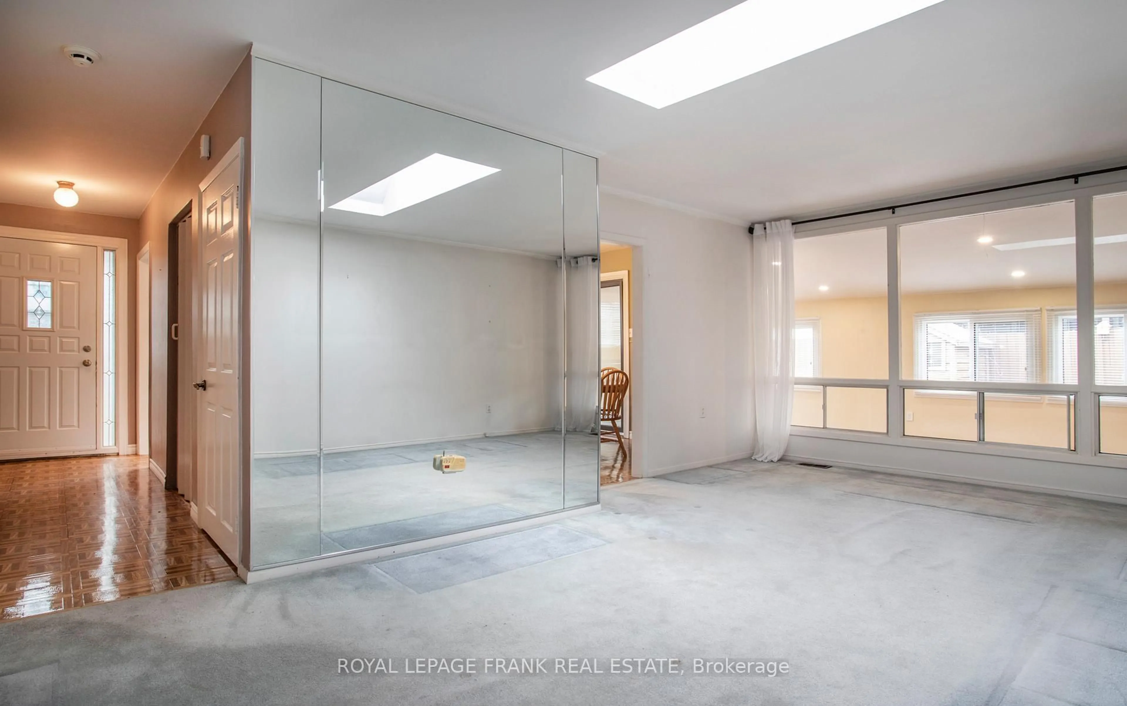 Unknown for 25 Shoreland Cres, Toronto Ontario M1G 1M4