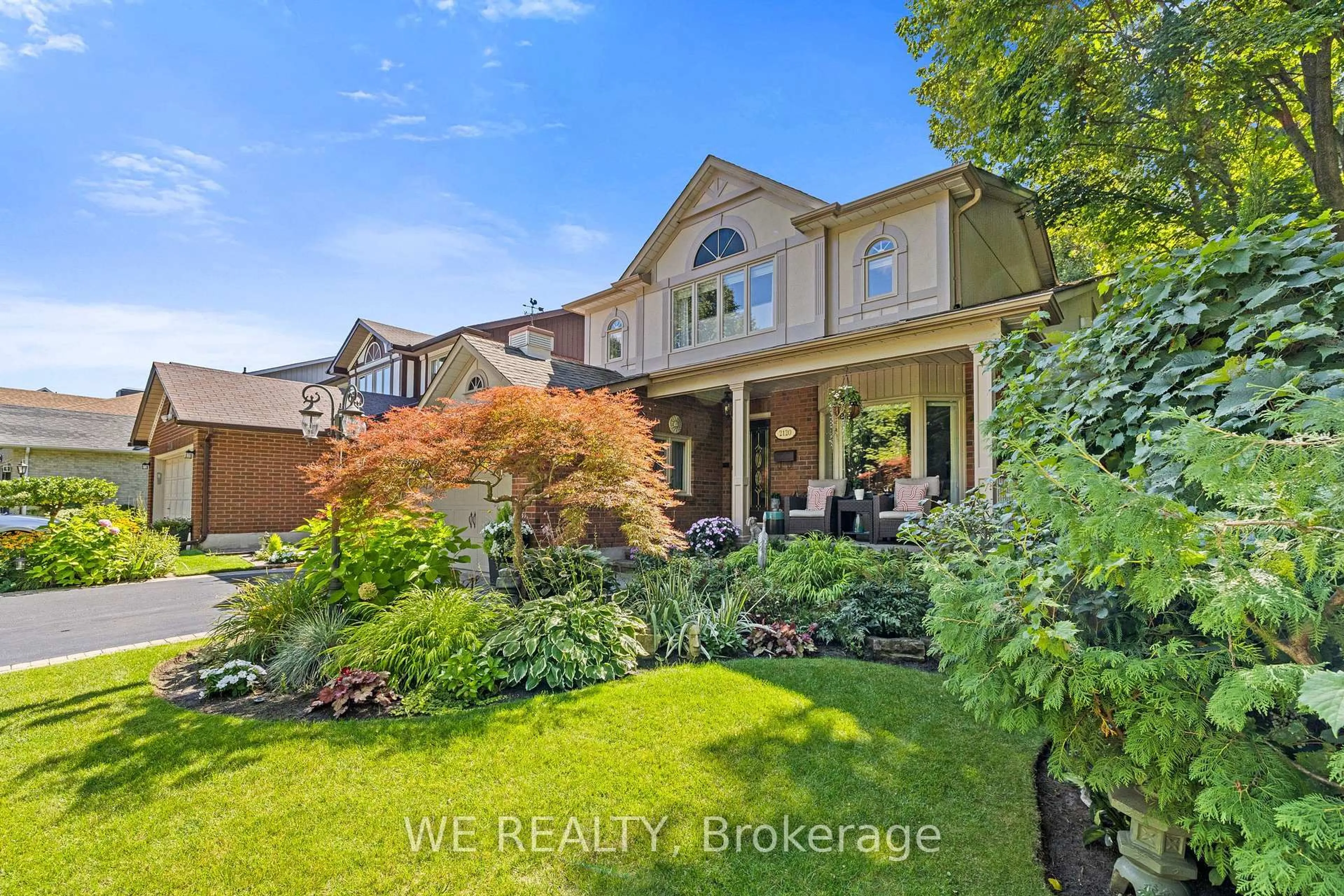 A pic from outside/outdoor area/front of a property/back of a property/a pic from drone, street for 2120 Lynn Heights Dr, Pickering Ontario L1X 2S1