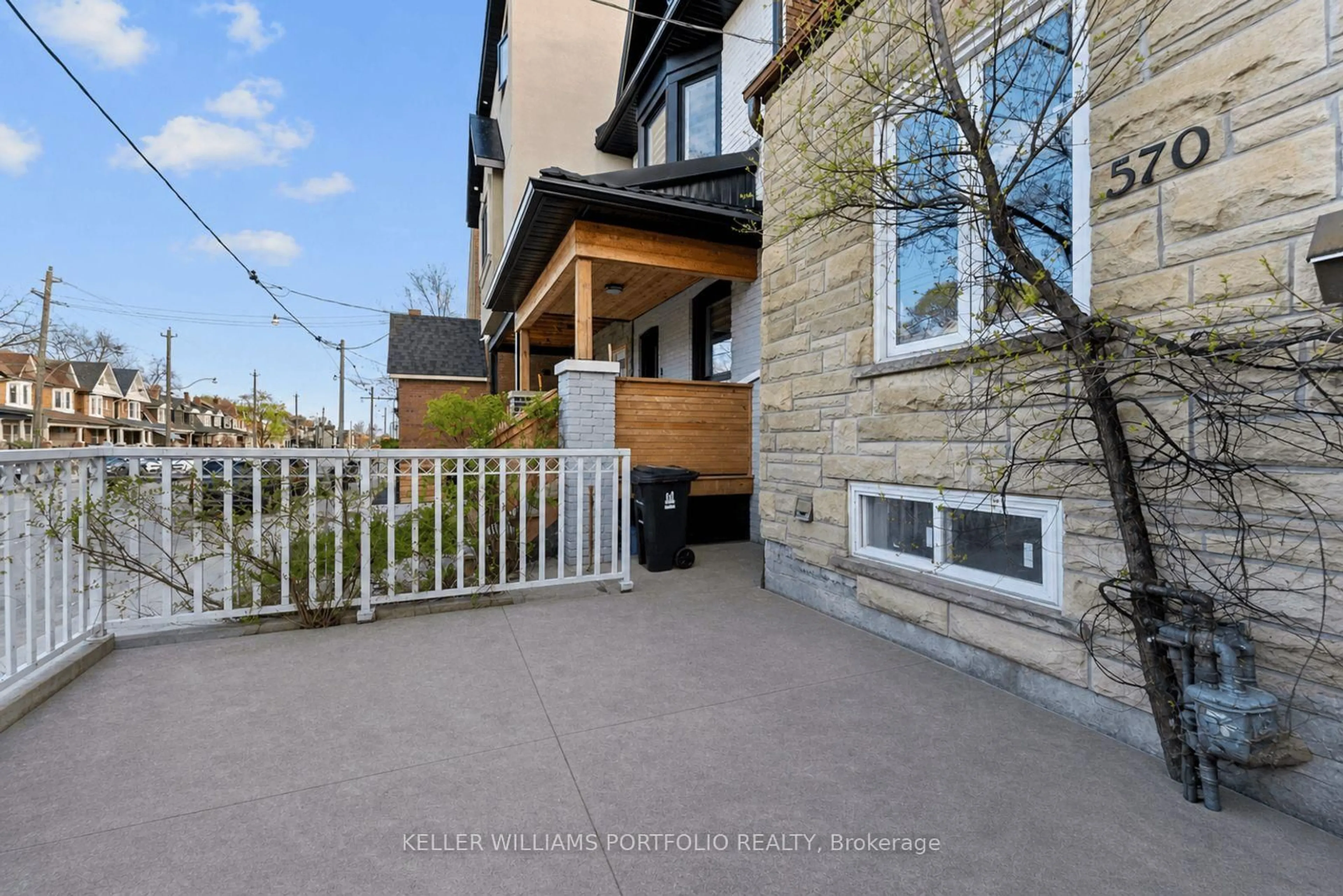 Patio, street for 570 Jones Ave, Toronto Ontario M4J 3H1