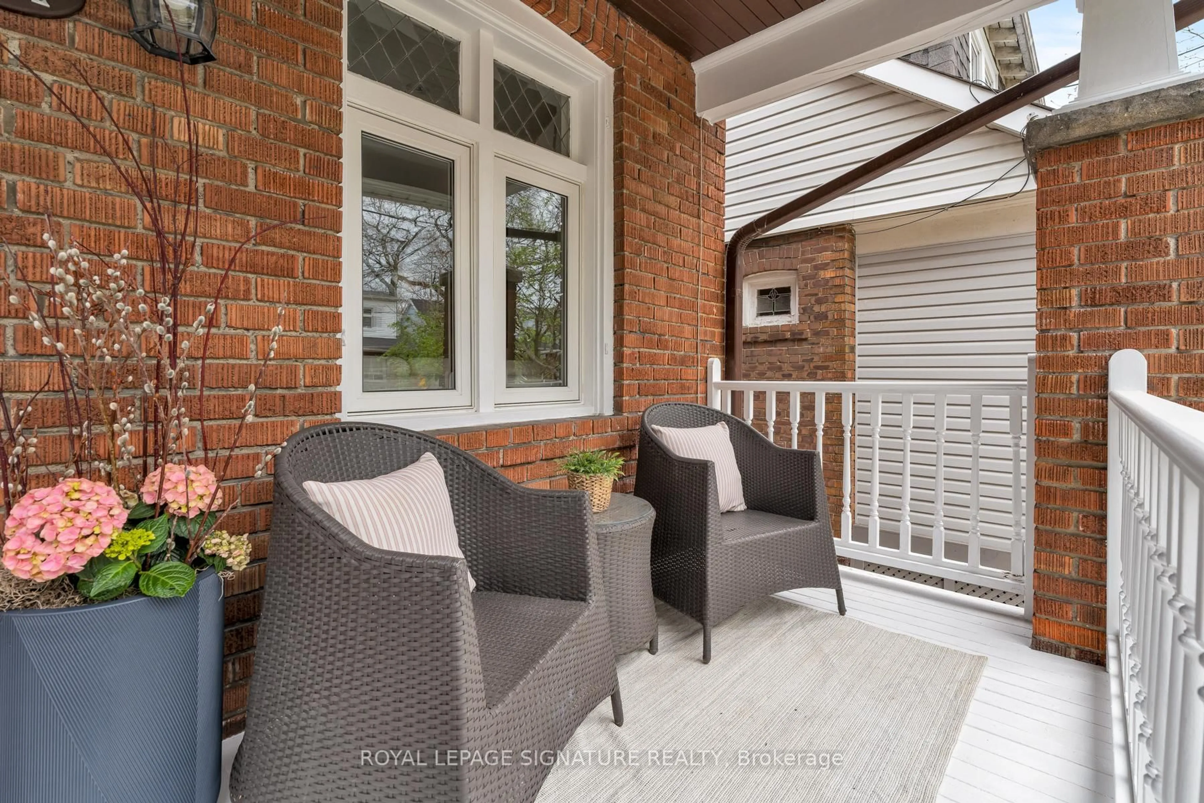 Patio, street for 41 Firstbrooke Rd, Toronto Ontario M4E 2L2