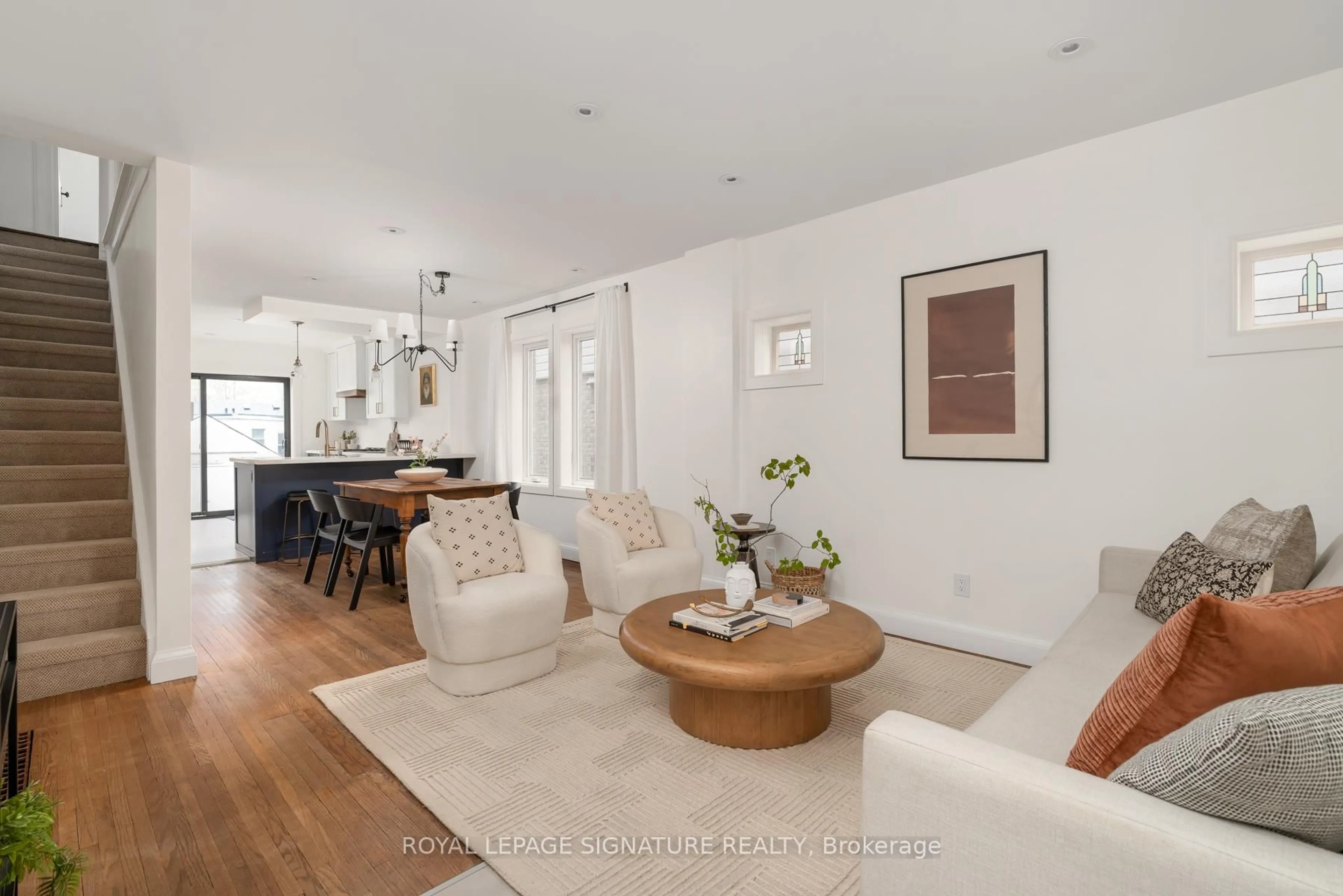 Living room with furniture, unknown for 41 Firstbrooke Rd, Toronto Ontario M4E 2L2