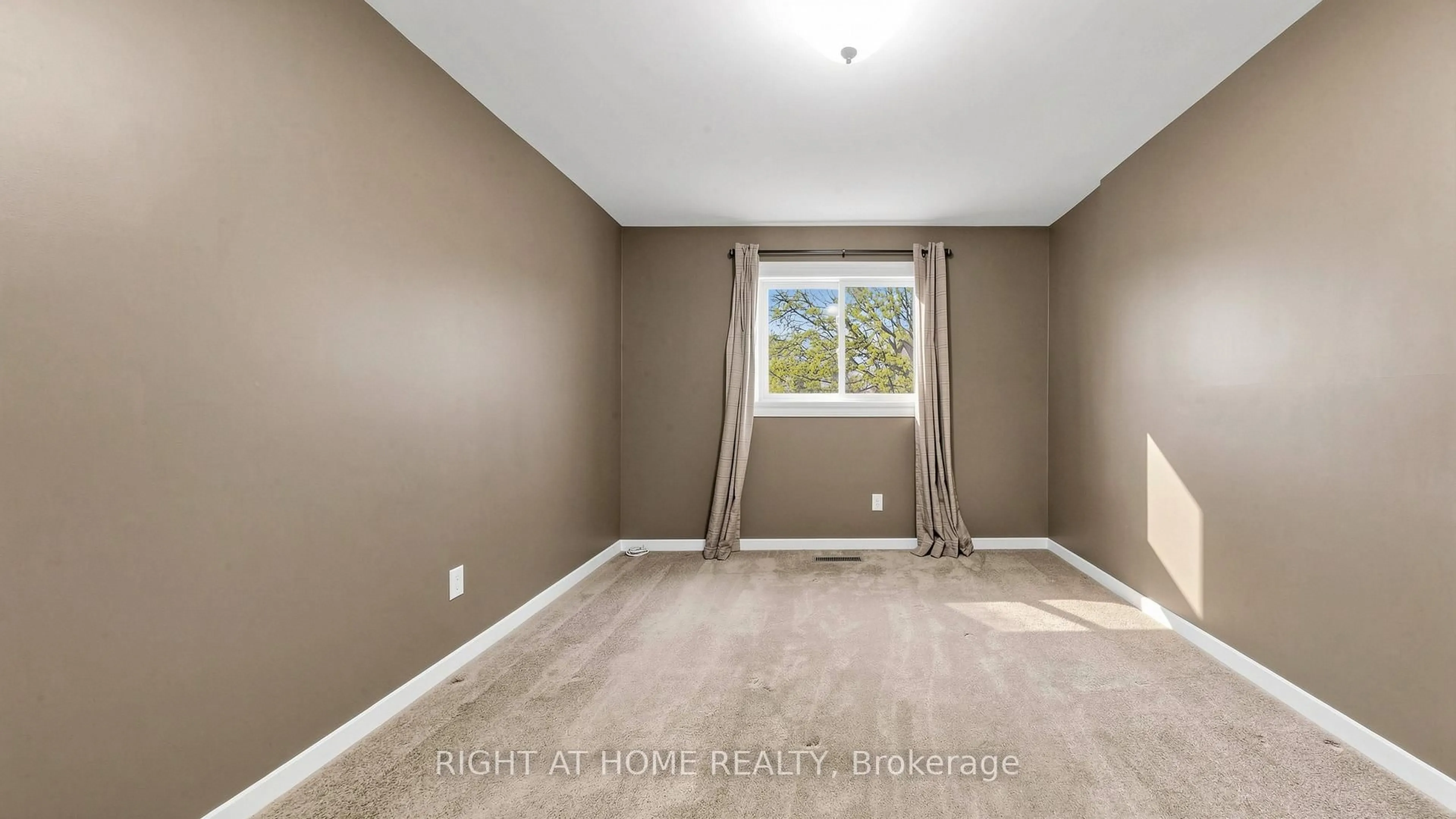 A pic of a room for 71 Blue Eagle Tr, Toronto Ontario M1V 1K6