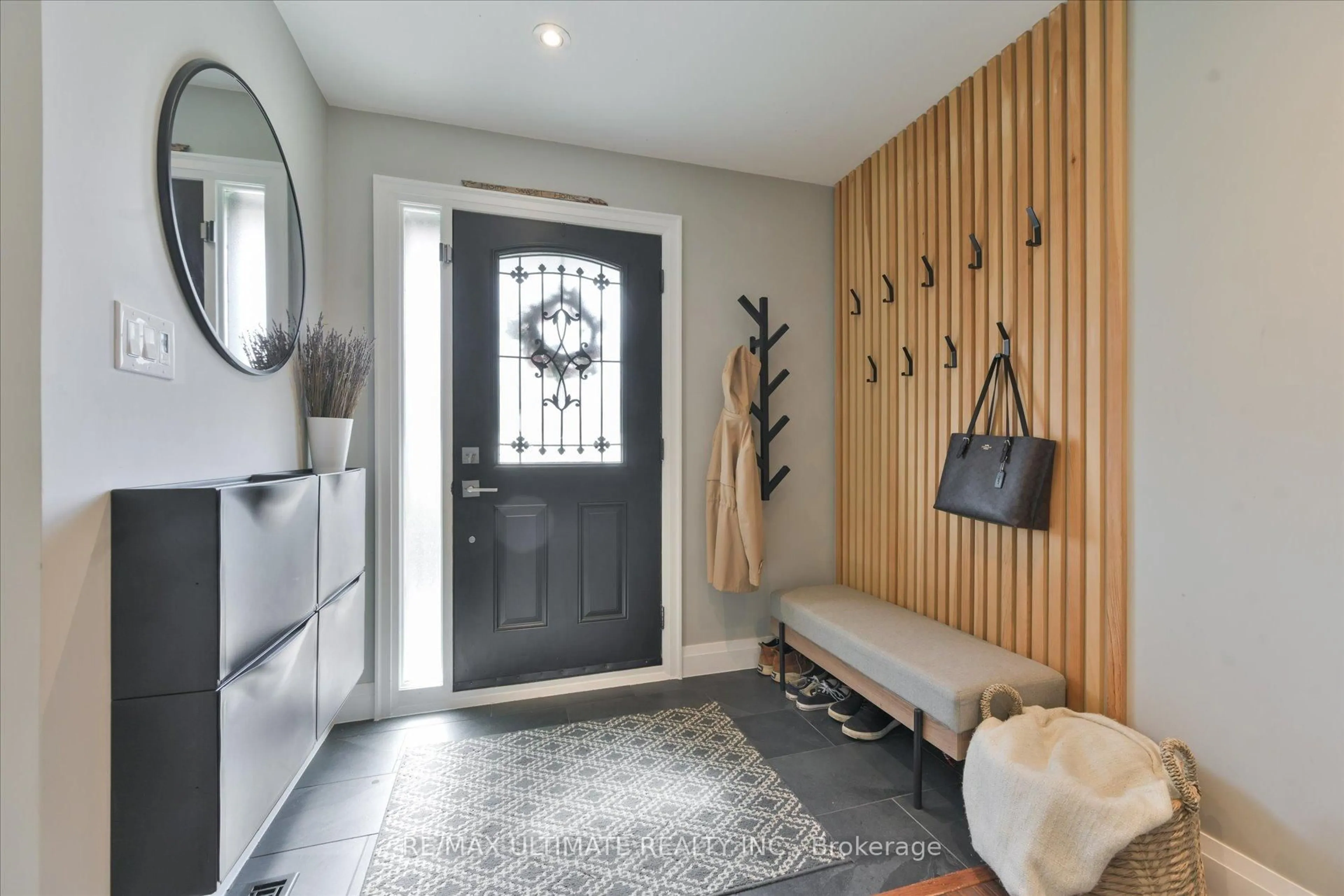 Indoor entryway for 81 Andrea Rd, Ajax Ontario L1S 3W1