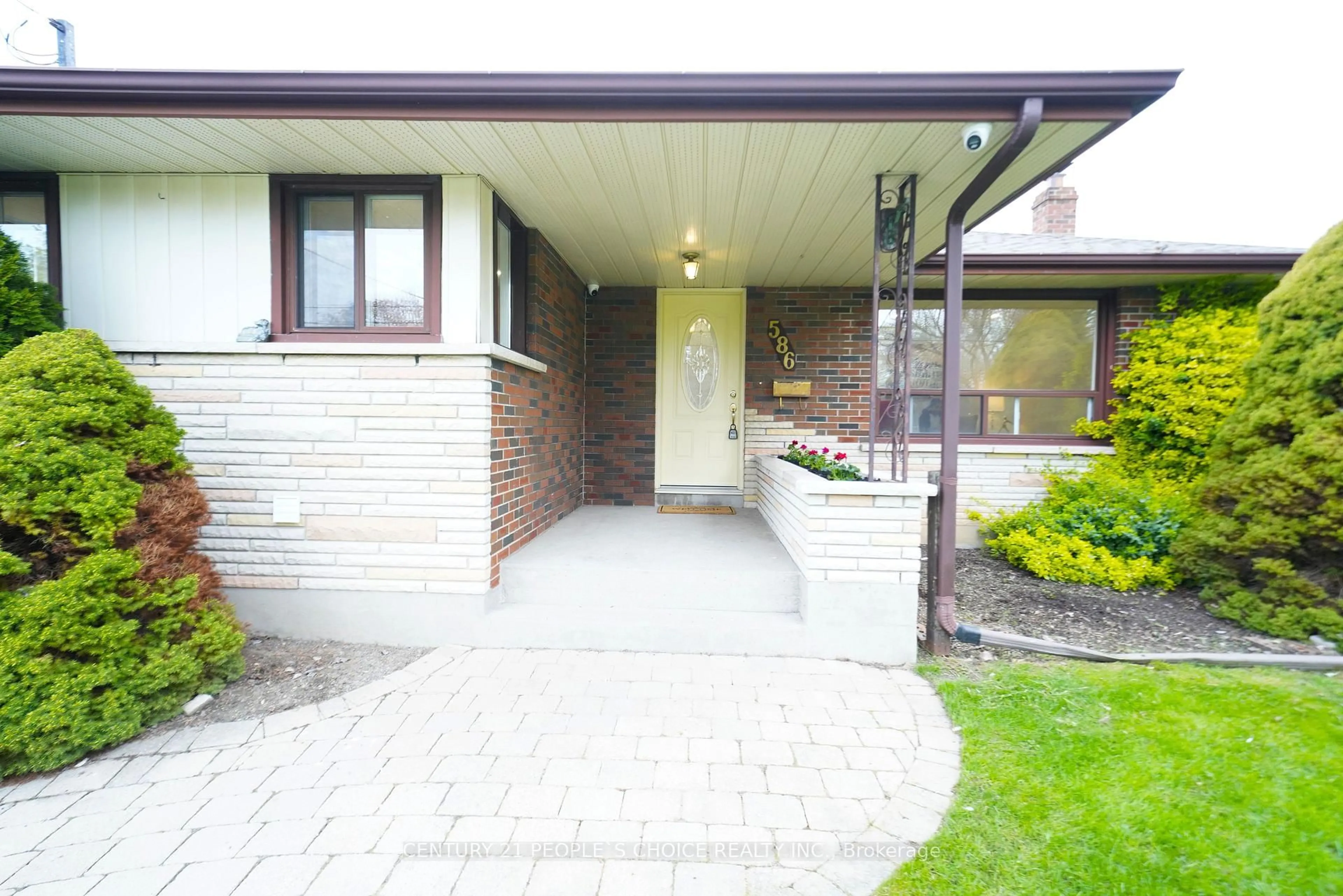 Unknown for 586 Central Pk Blvd, Oshawa Ontario L1G 6A4