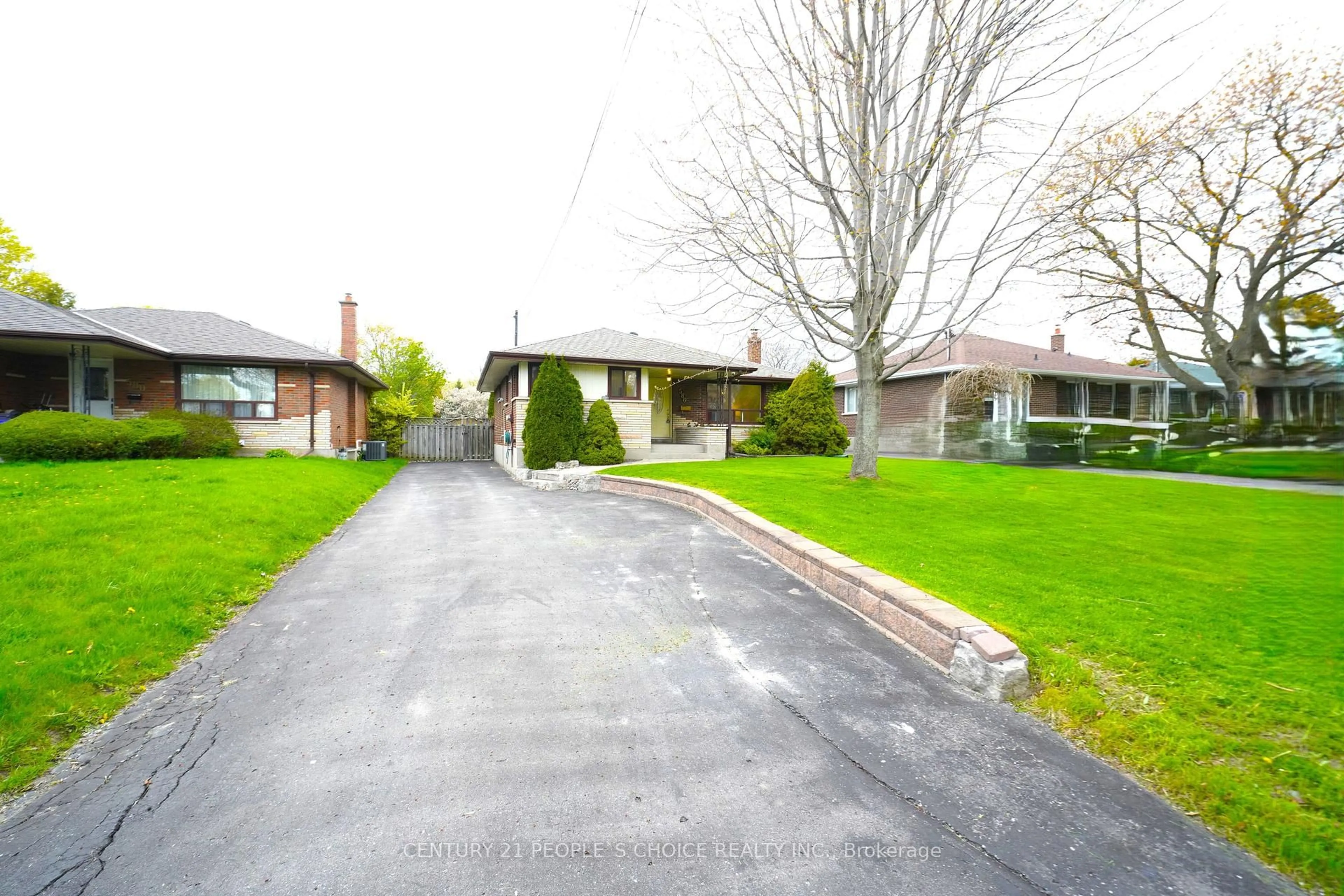 Unknown for 586 Central Pk Blvd, Oshawa Ontario L1G 6A4
