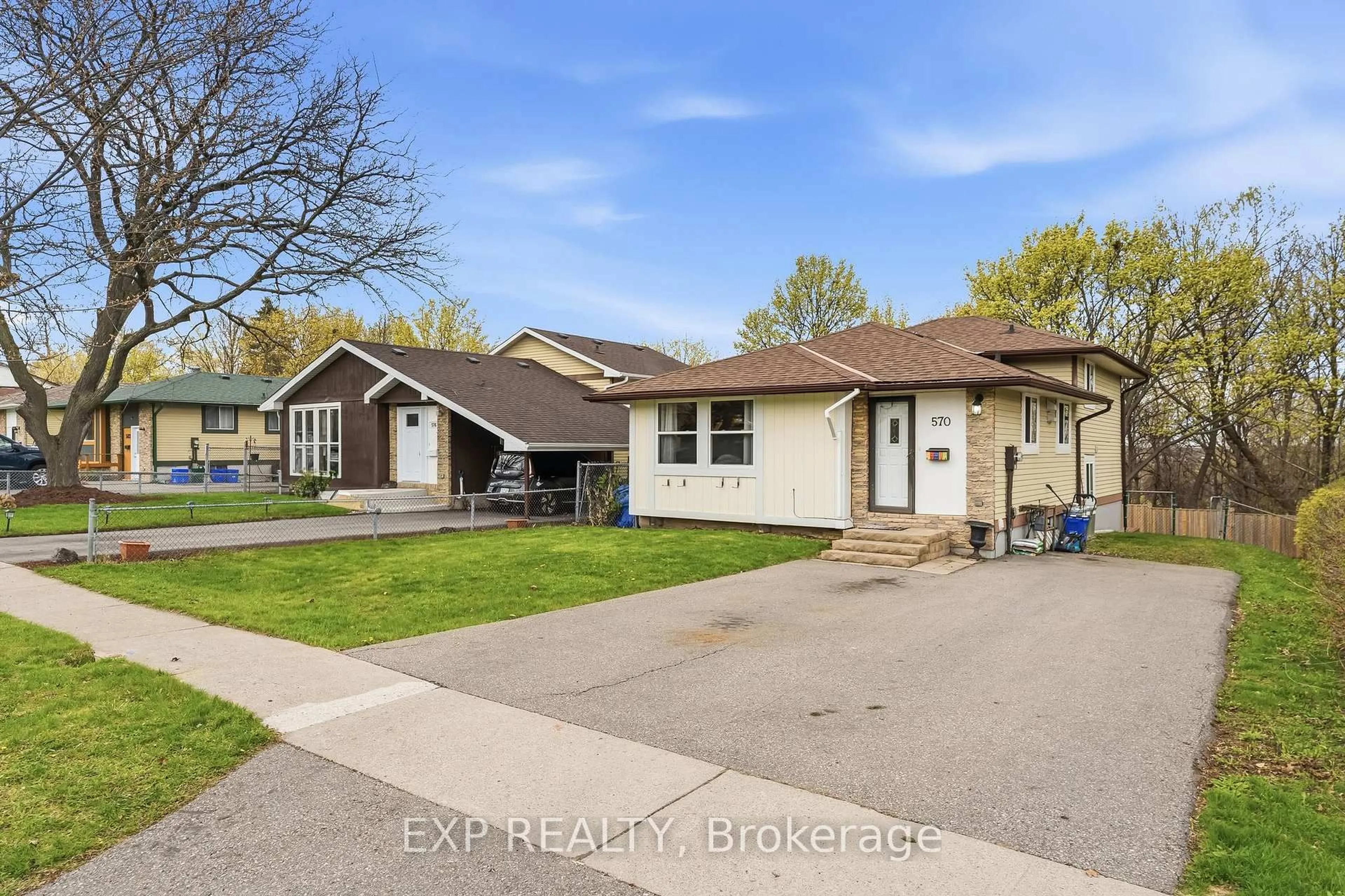 Unknown for 570 Annandale St, Oshawa Ontario L1H 7S7