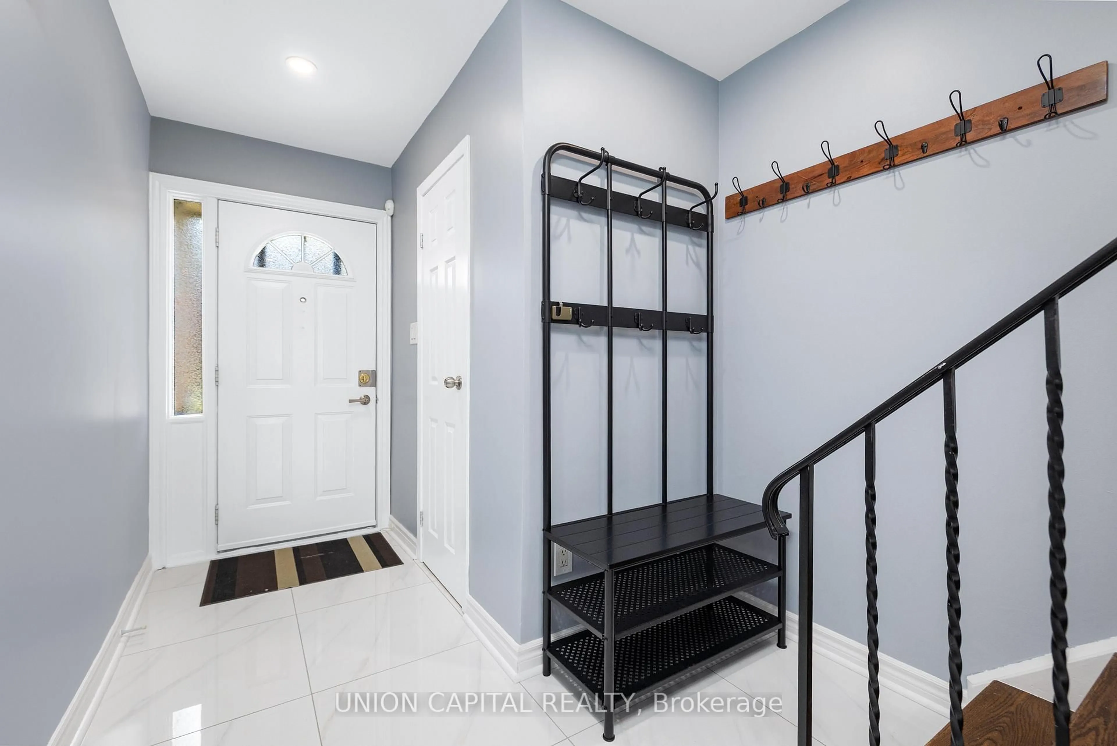 Indoor entryway for 227 Huntingdale Blvd, Toronto Ontario M1W 1T2