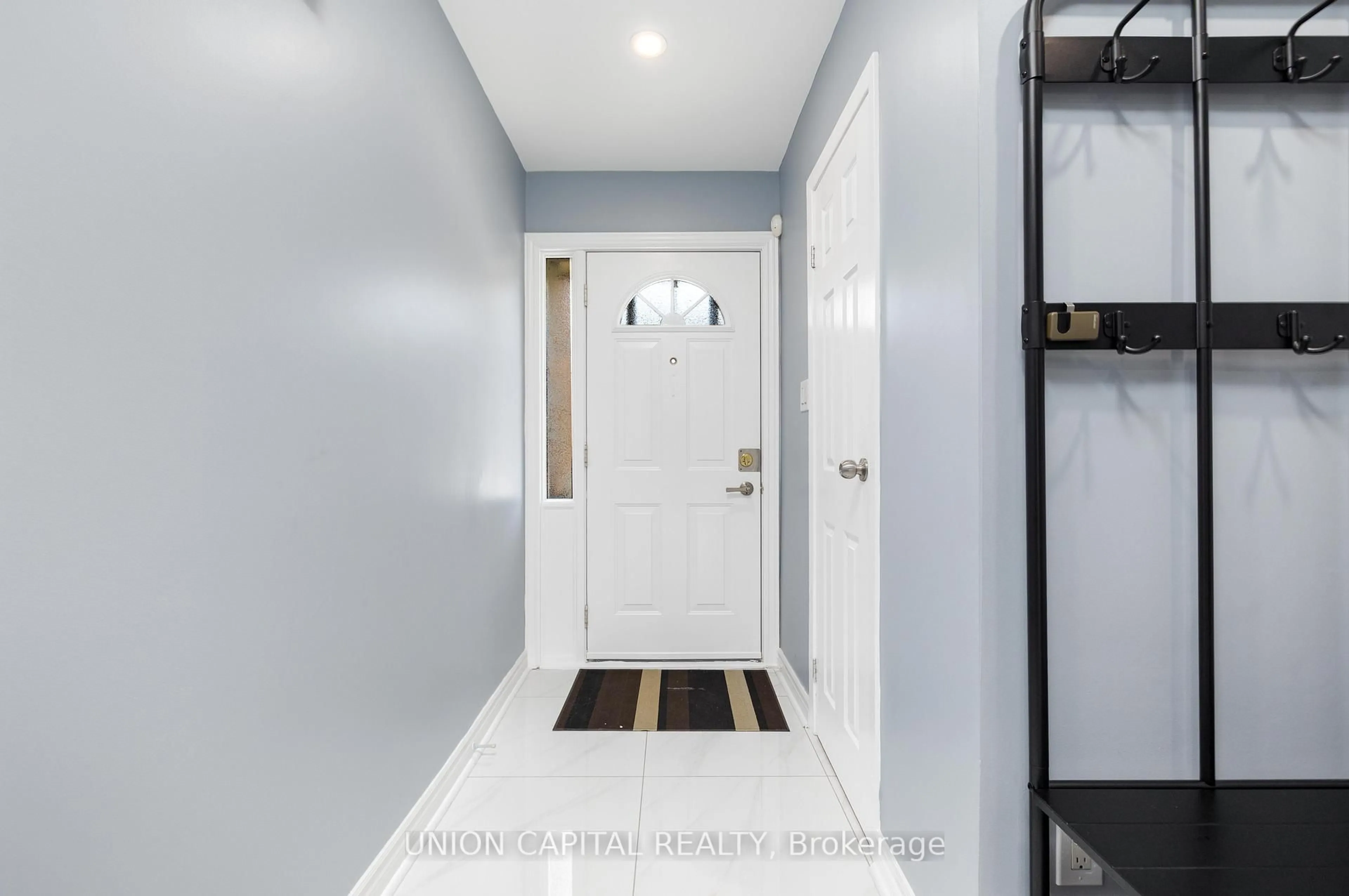 Indoor entryway for 227 Huntingdale Blvd, Toronto Ontario M1W 1T2