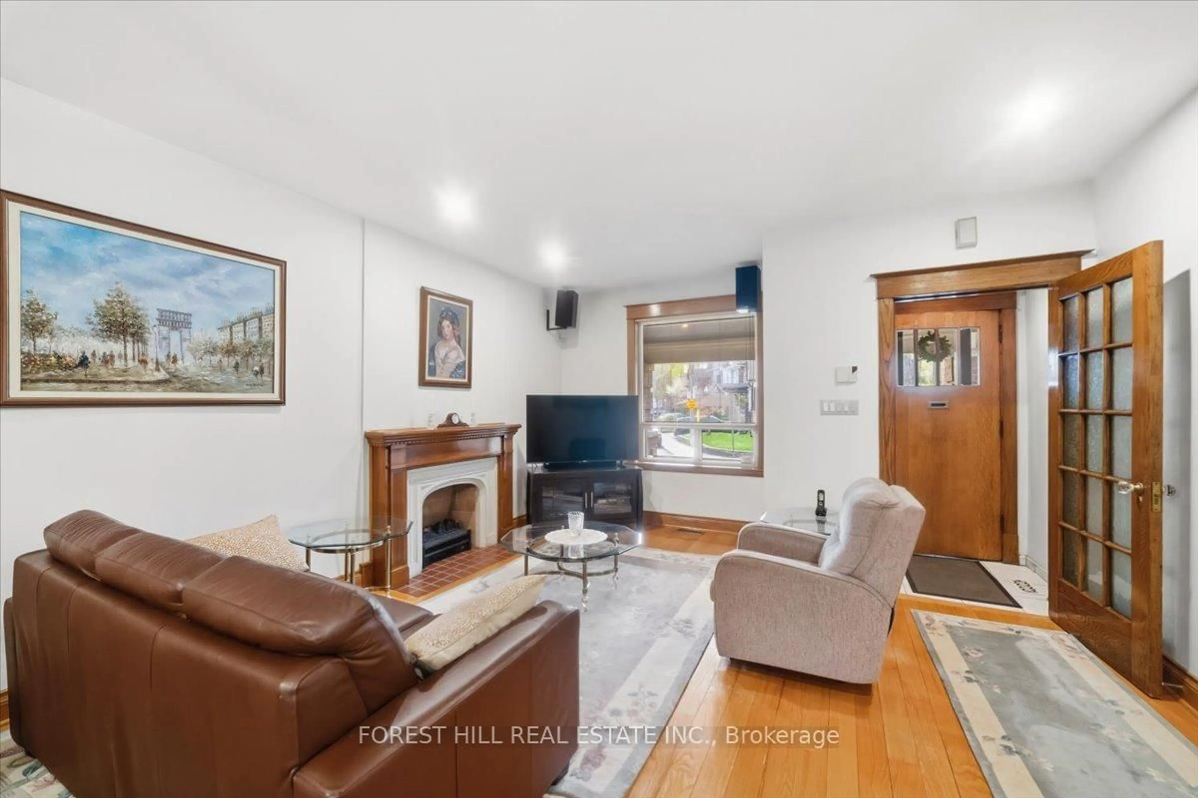 Living room with furniture, unknown for 84 Ellerbeck St, Toronto Ontario M4K 2V1