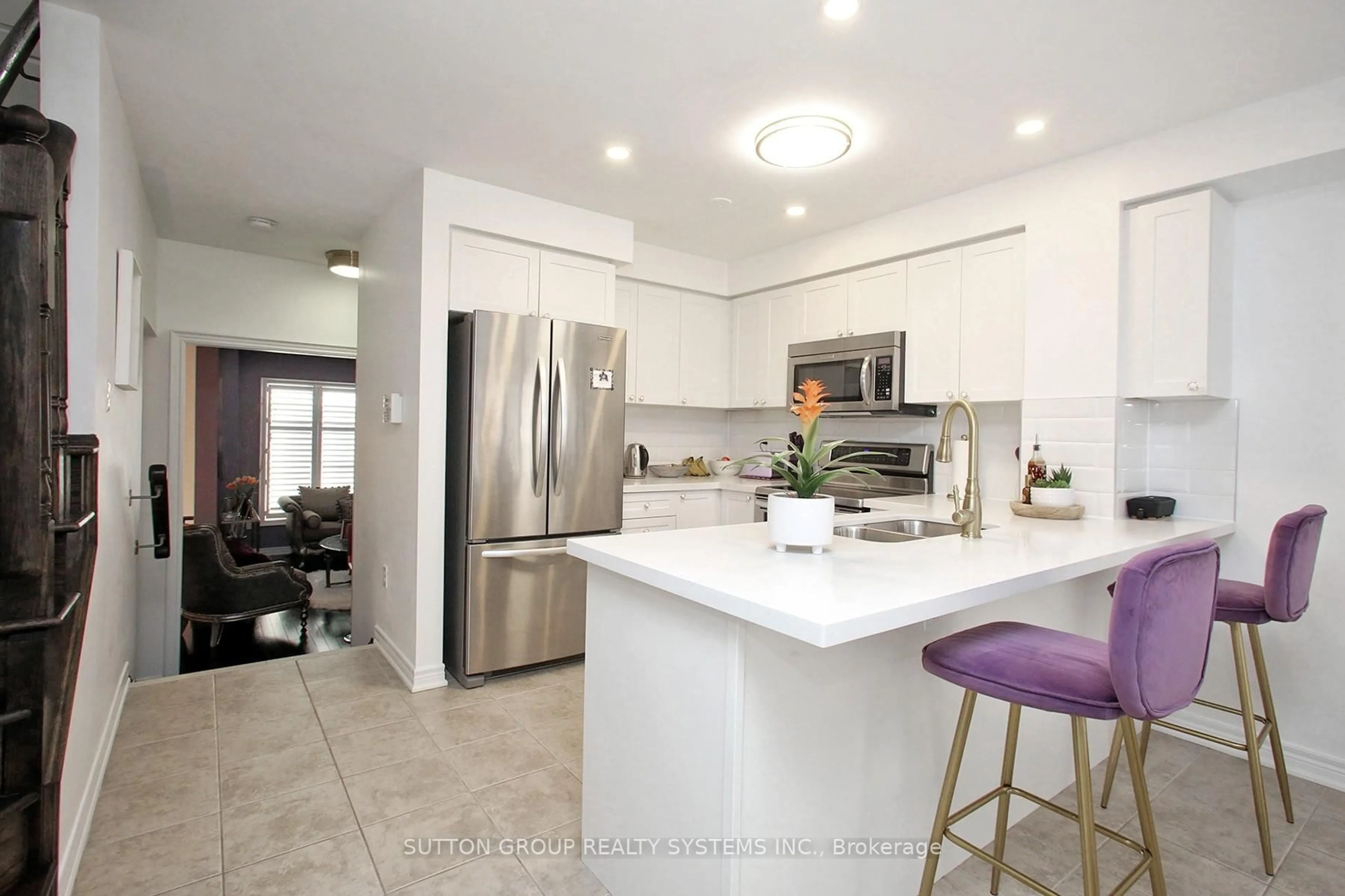 Open concept kitchen, ceramic/tile floor for 41 Martinworth Lane, Ajax Ontario L1Z 0L1