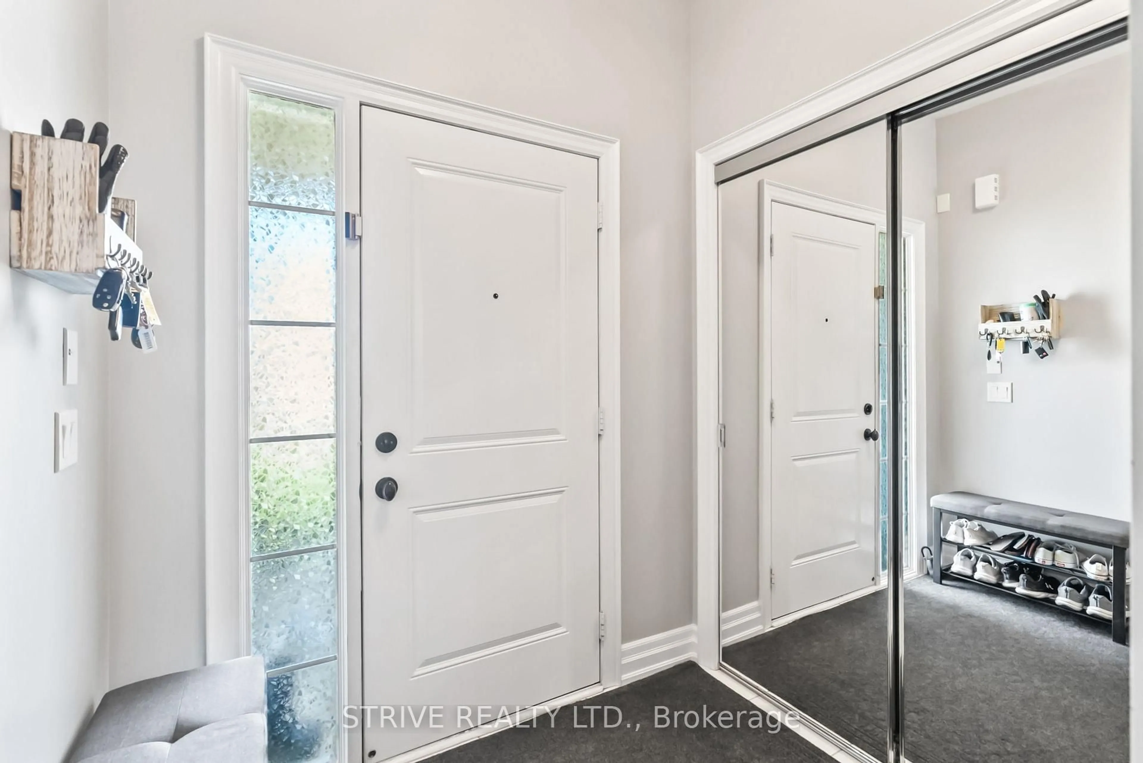 Indoor entryway for 2482 Steeplechase St, Oshawa Ontario L1L 0J6