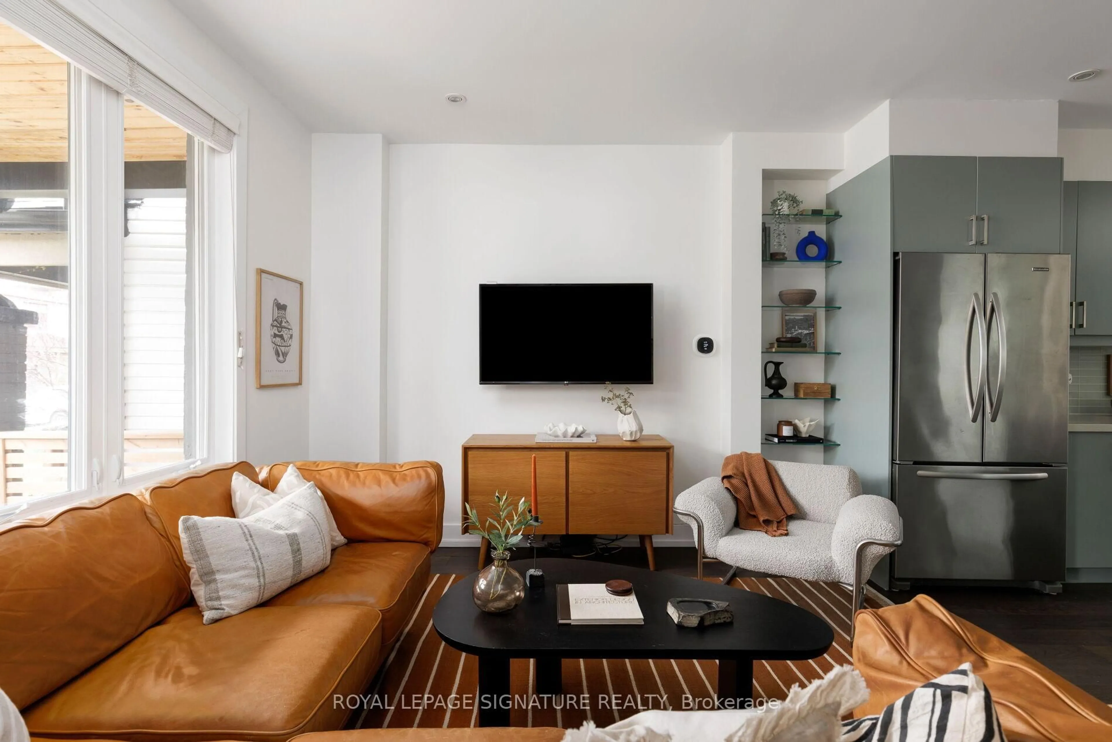 Living room with furniture, unknown for 54 Eaton Ave, Toronto Ontario M4J 2Z5